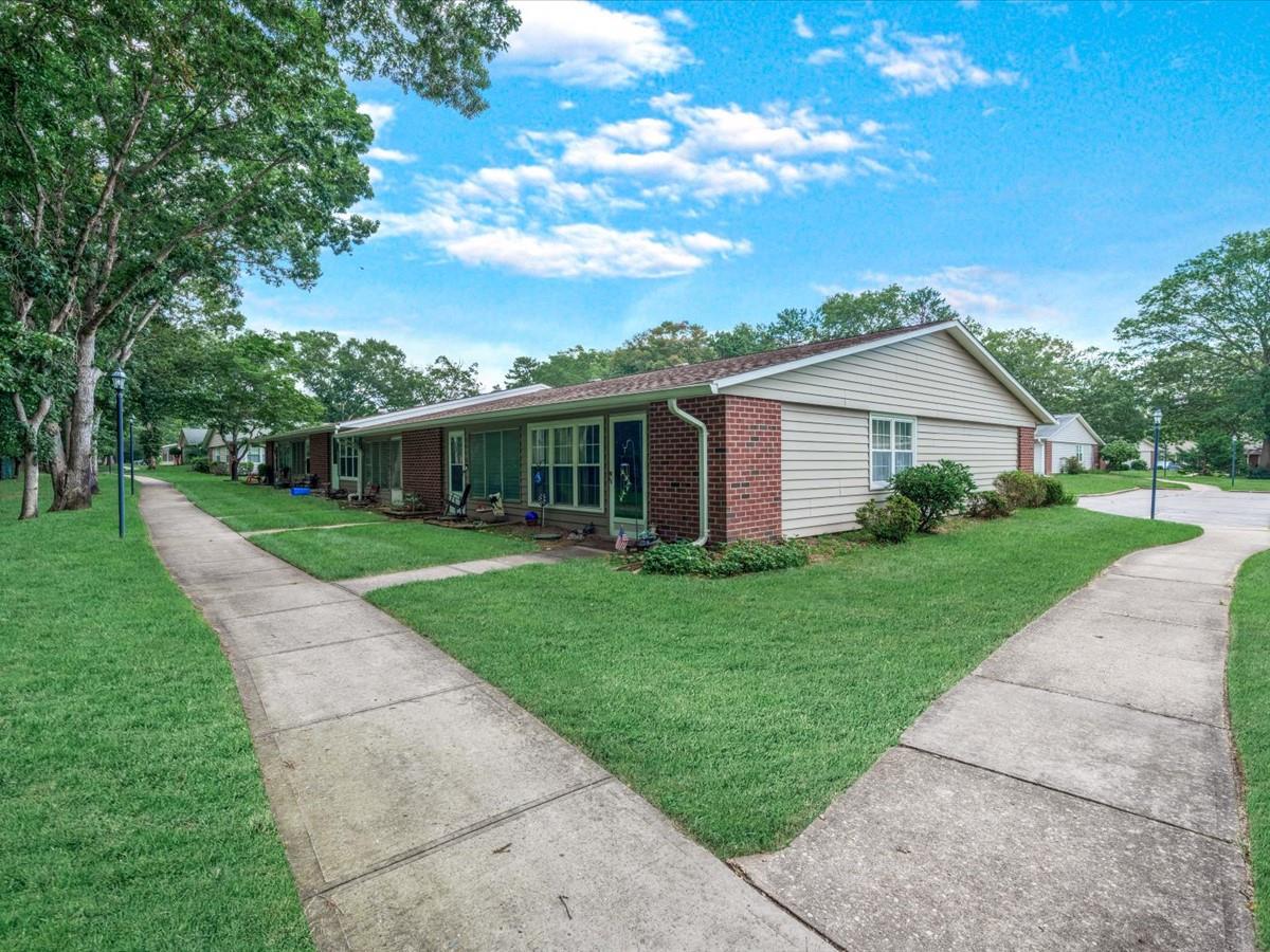 #15 photo, 195 E Newcastle Court, サフォーク郡 Ridge , NY 11961