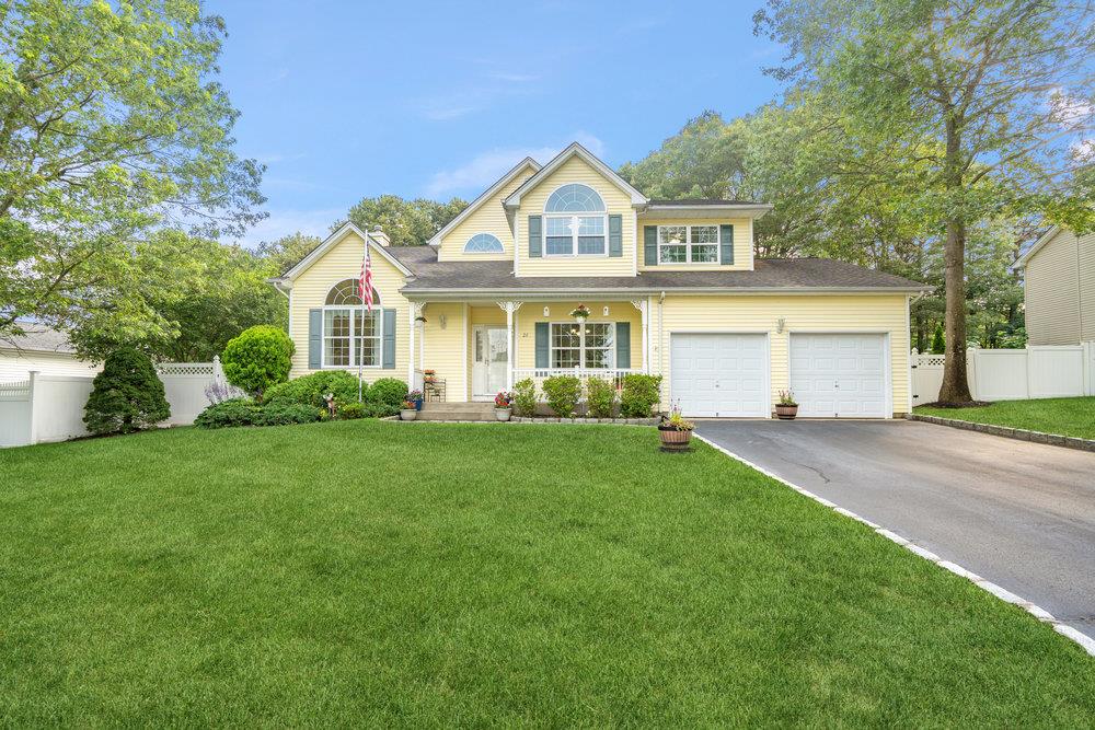 #1 photo, 26 Tuthill Creek Drive, 東長島 Blue Point , NY 11772