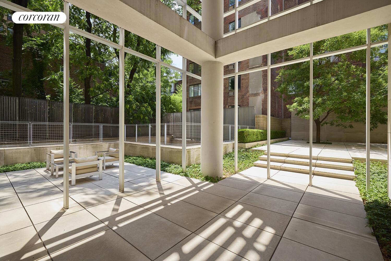 #16 photo, 310 E 53RD Street, マンハッタン Turtle Bay , NY 10022