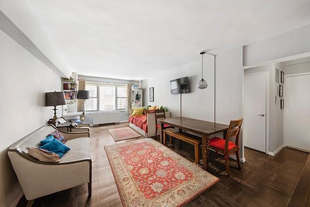 #1 photo, 33 GREENWICH Avenue, West Village , NY 10014