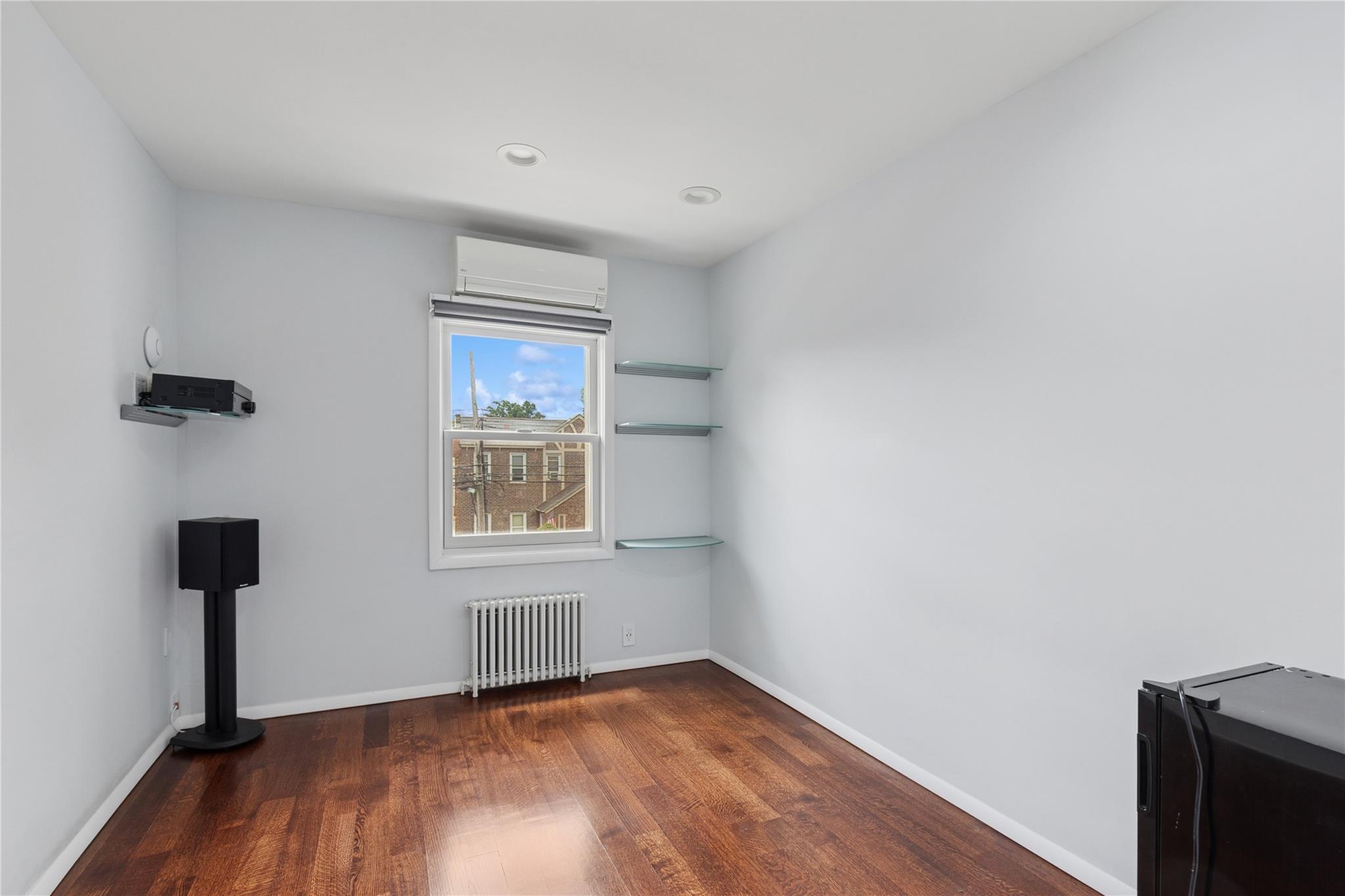 #5 photo, 82-15 Penelope Avenue, クイーンズ区 Middle Village , NY 11379