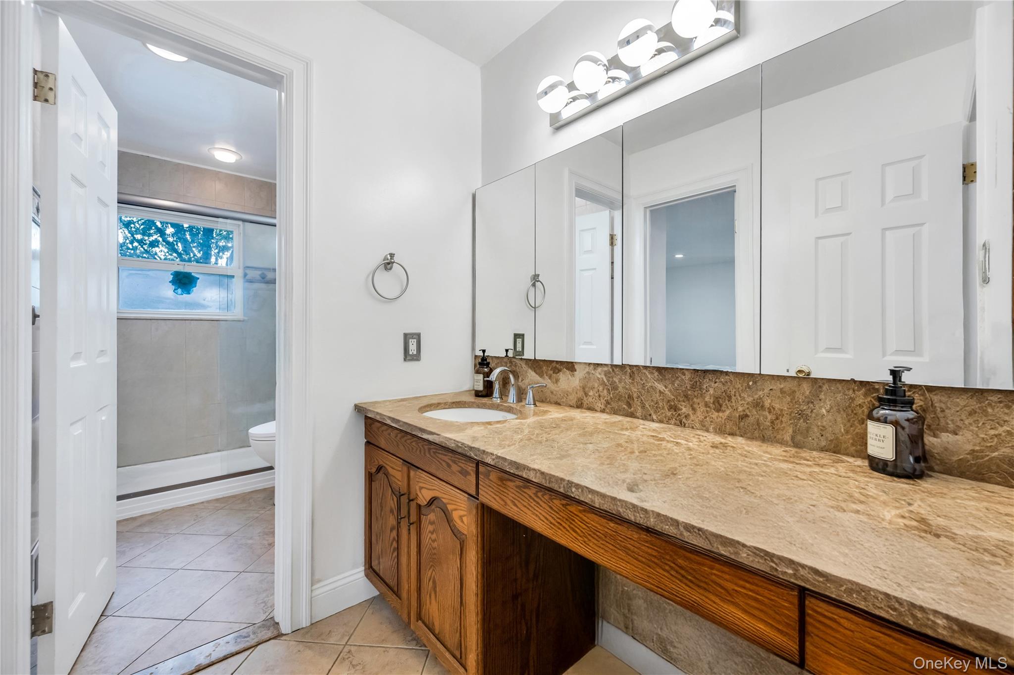 #13 photo, 15 Fairway Drive, ナッソー郡 Old Bethpage , NY 11804