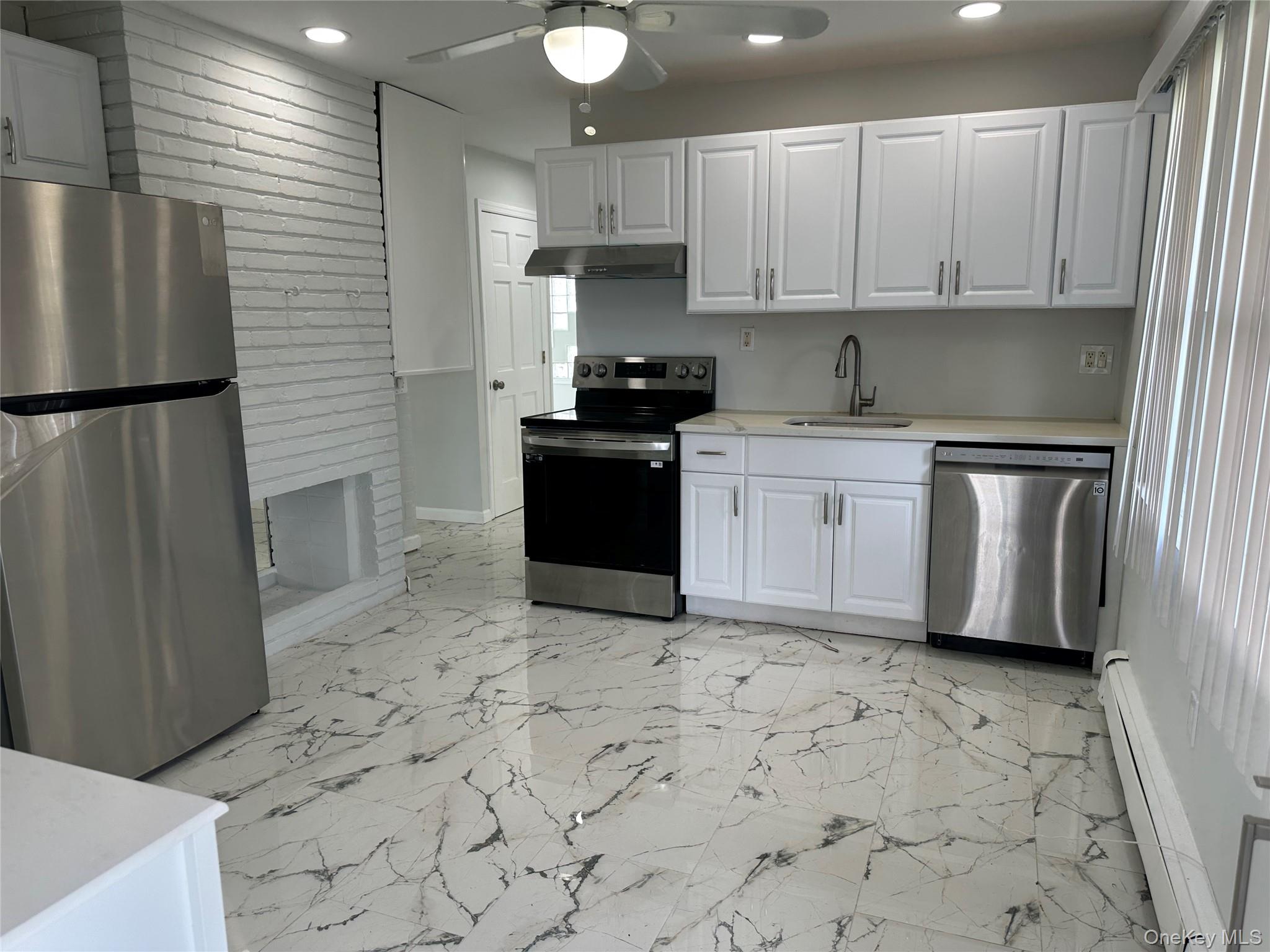 #1 photo, 173 Bloomingdale Road, 長島 Levittown , NY 11756