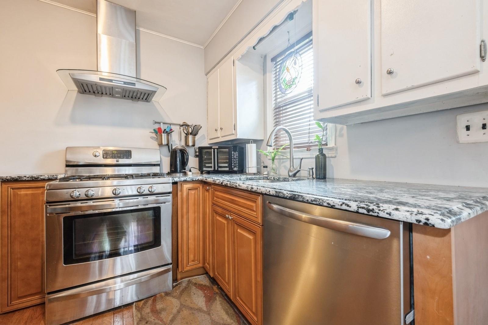 #9 photo, 14 Albany Street, Elmont , NY 11003