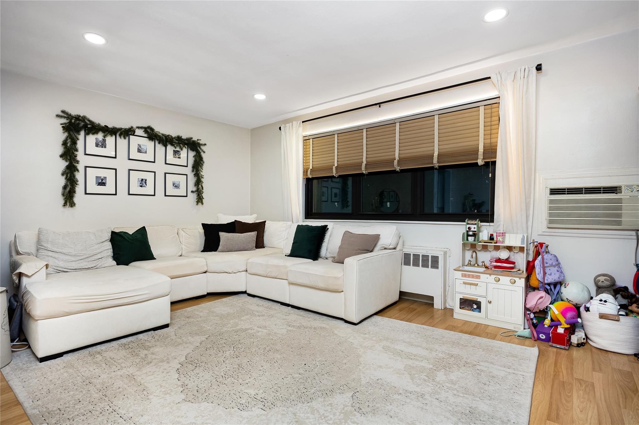 #4 photo, 8136 156th Avenue, クイーンズ区 Howard Beach , NY 11414