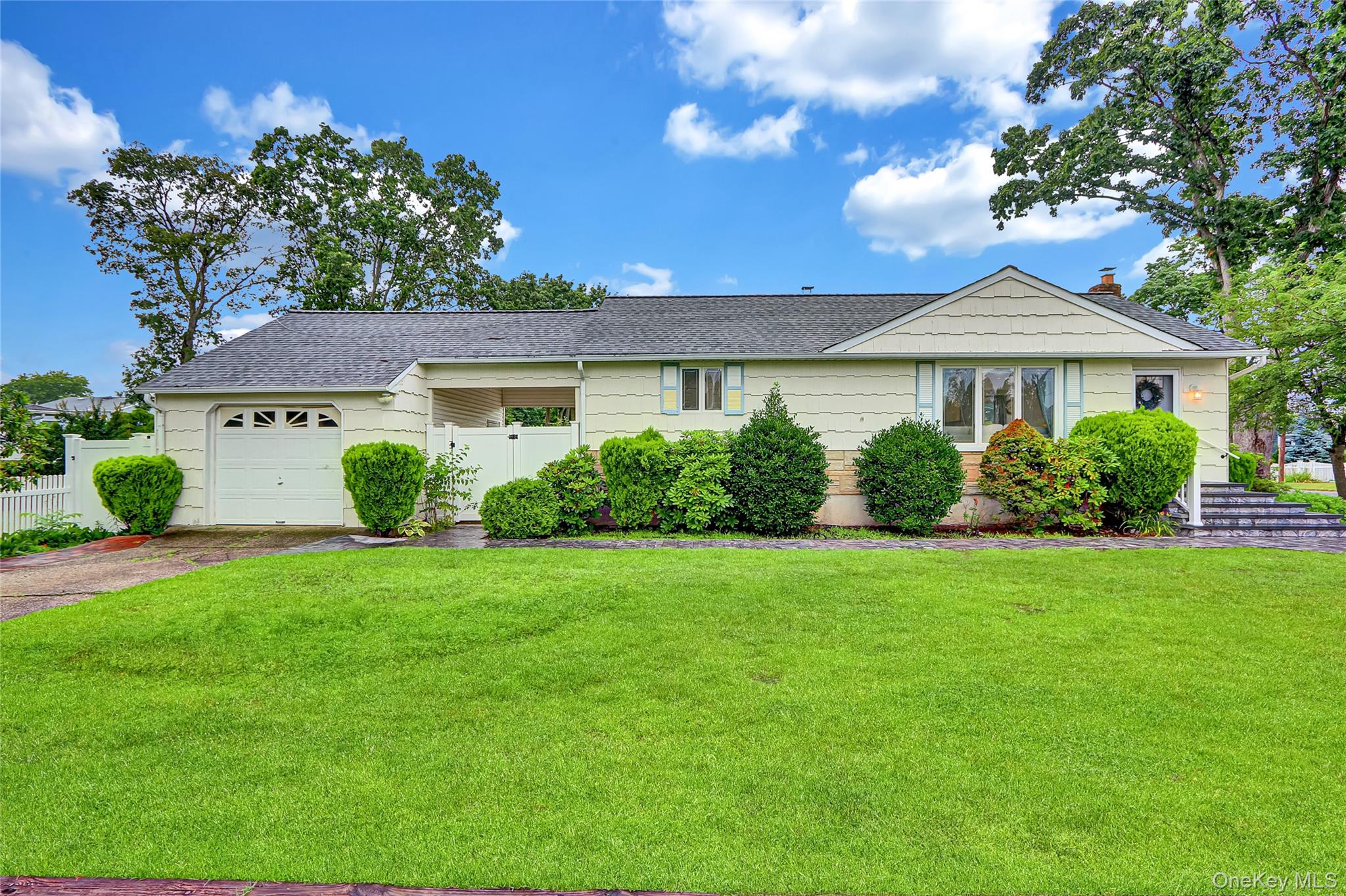 #1 photo, 1 Warwick Street, 東長島 鹿园 Deer Park , NY 11729