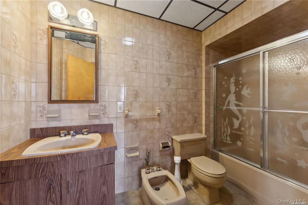 #10 photo, 98-02 Corona Avenue, クイーンズ区 Corona , NY 11368