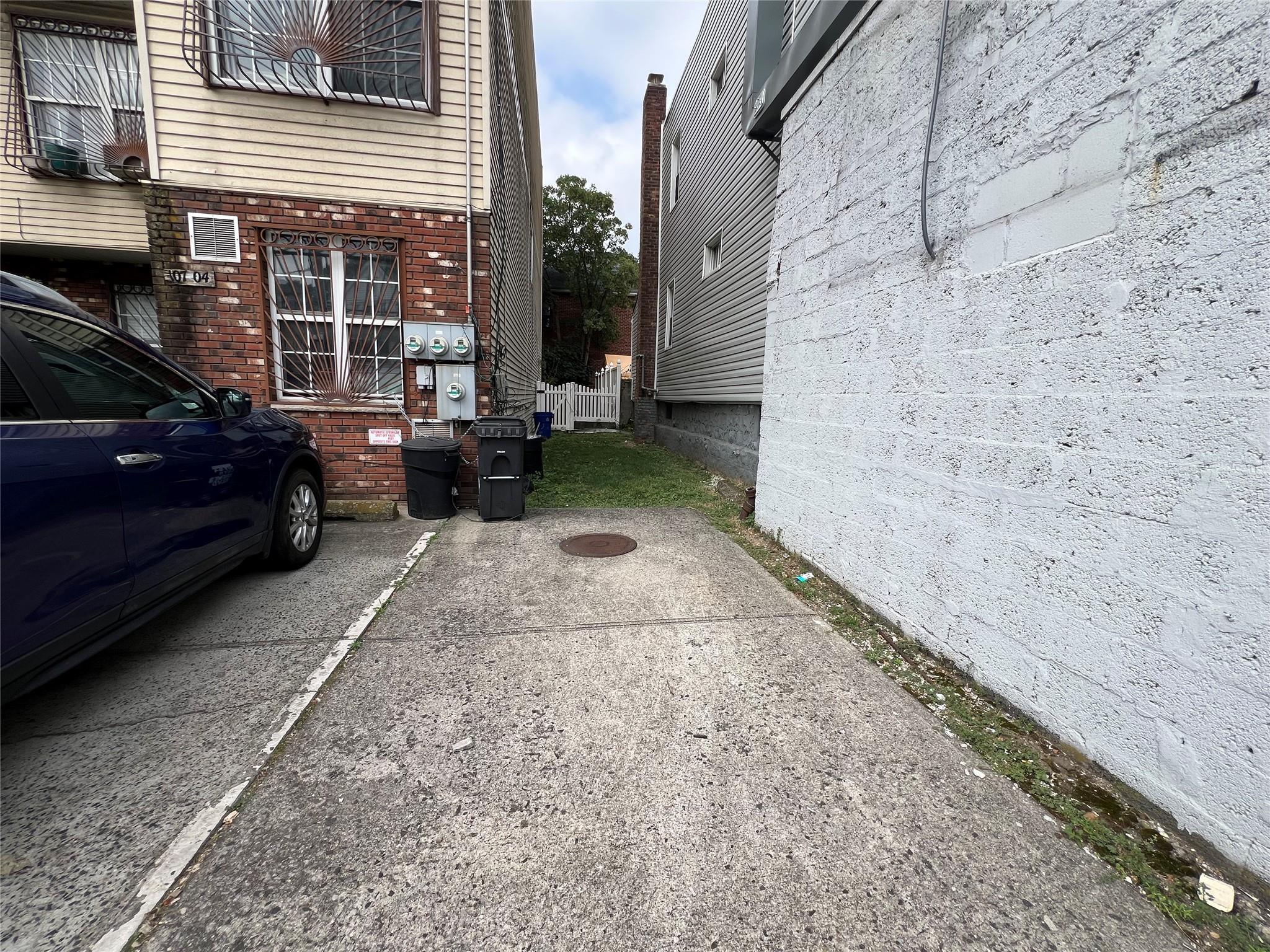 #9 photo, 107-04 Guy R Brewer Boulevard, Jamaica , NY 11433