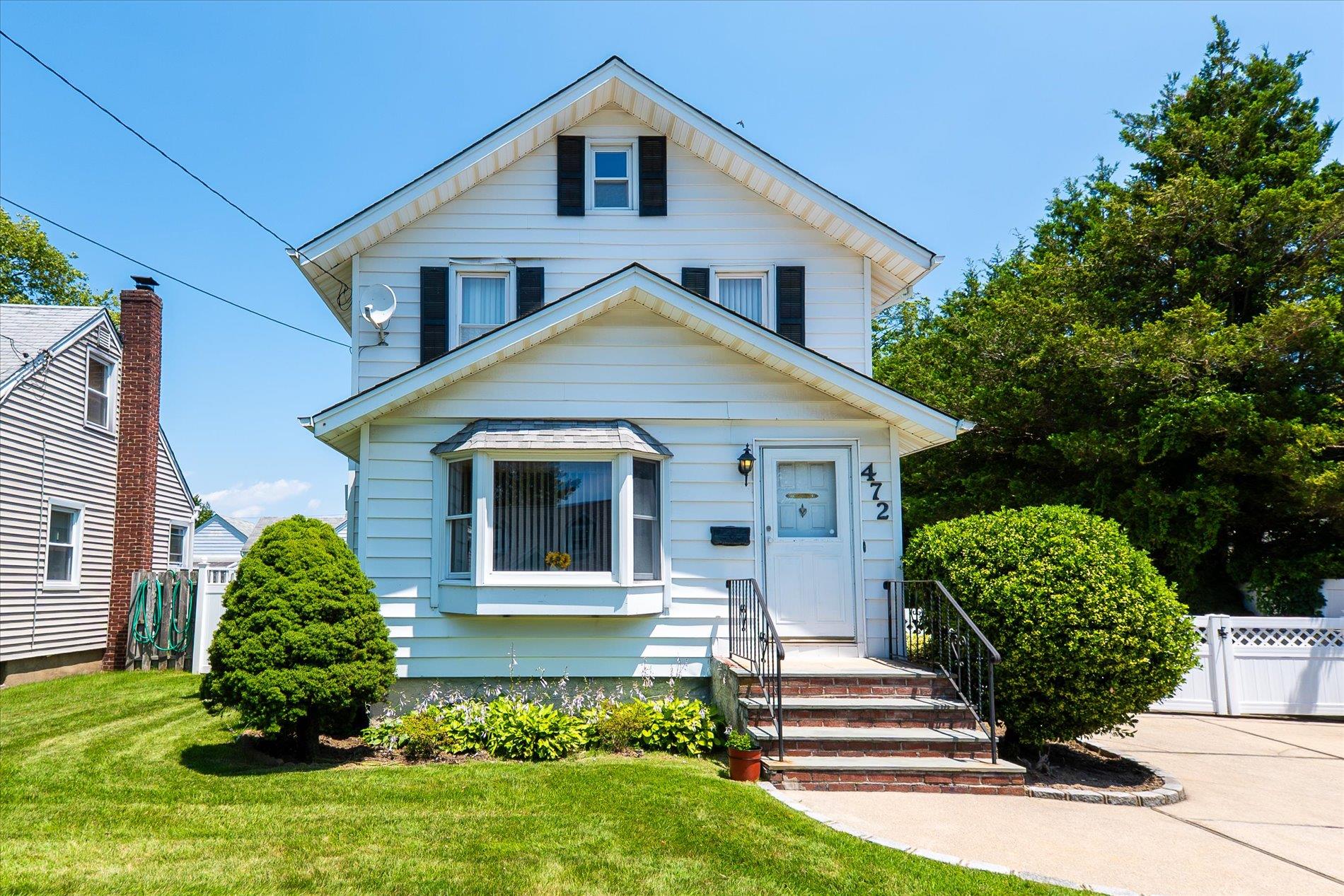 #1 photo, 472 S 3rd Street, 東長島 Lindenhurst , NY 11757