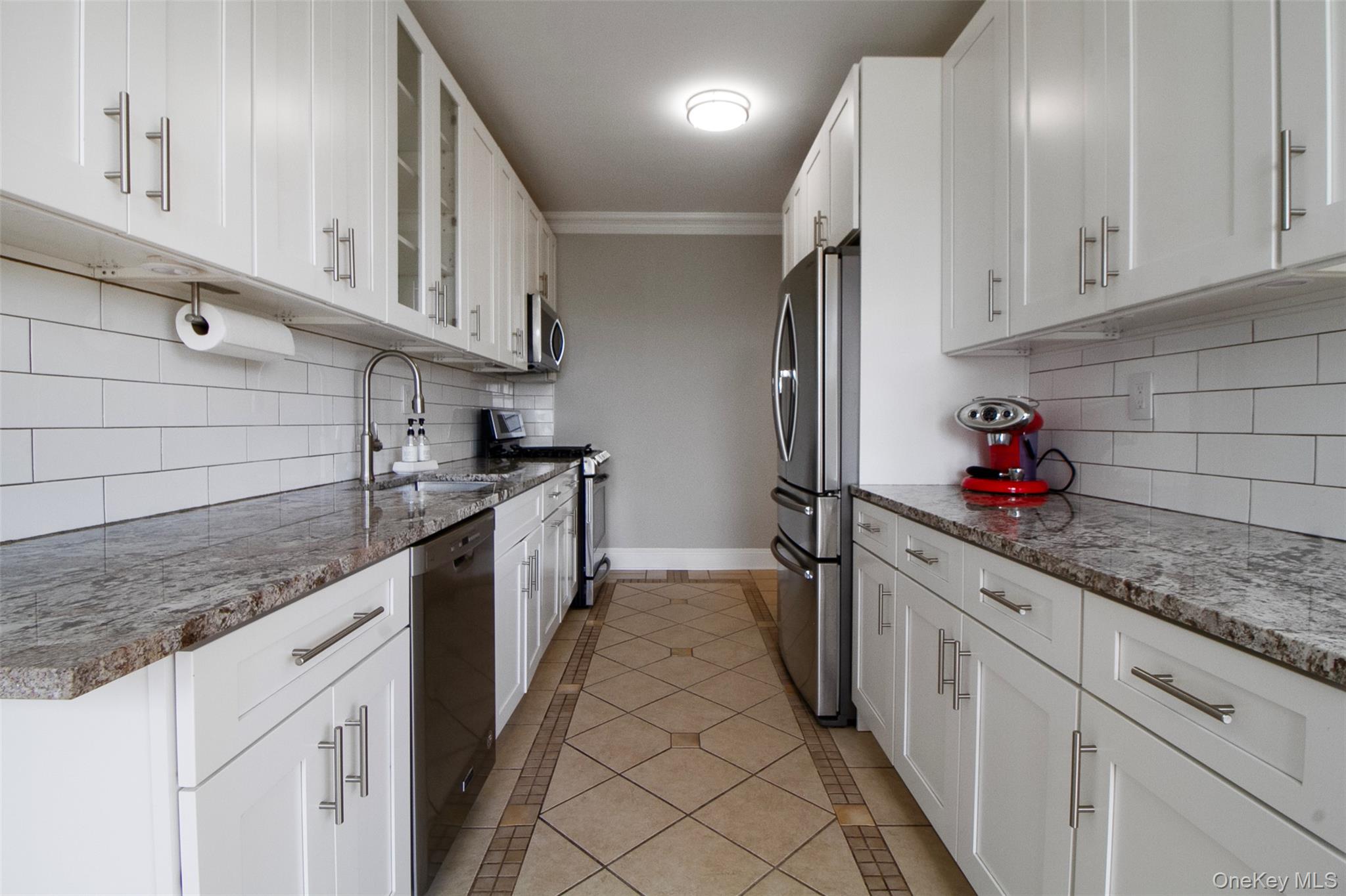 #18 photo, 1015 Old Post Road, Mamaroneck , NY 10543