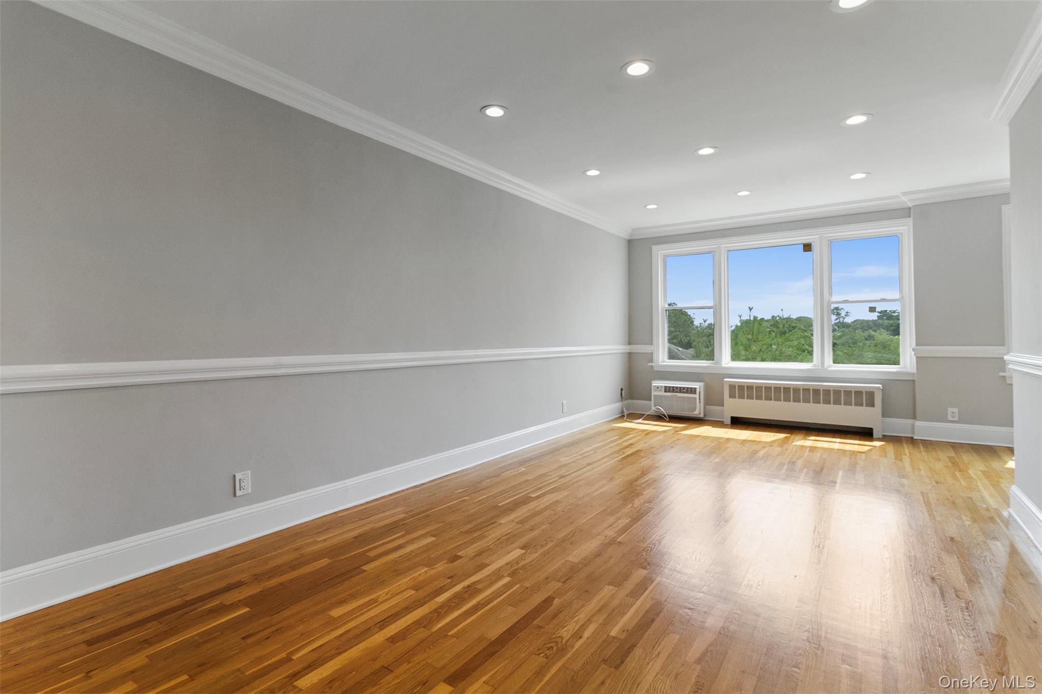 #7 photo, 1015 Old Post Road, Mamaroneck , NY 10543