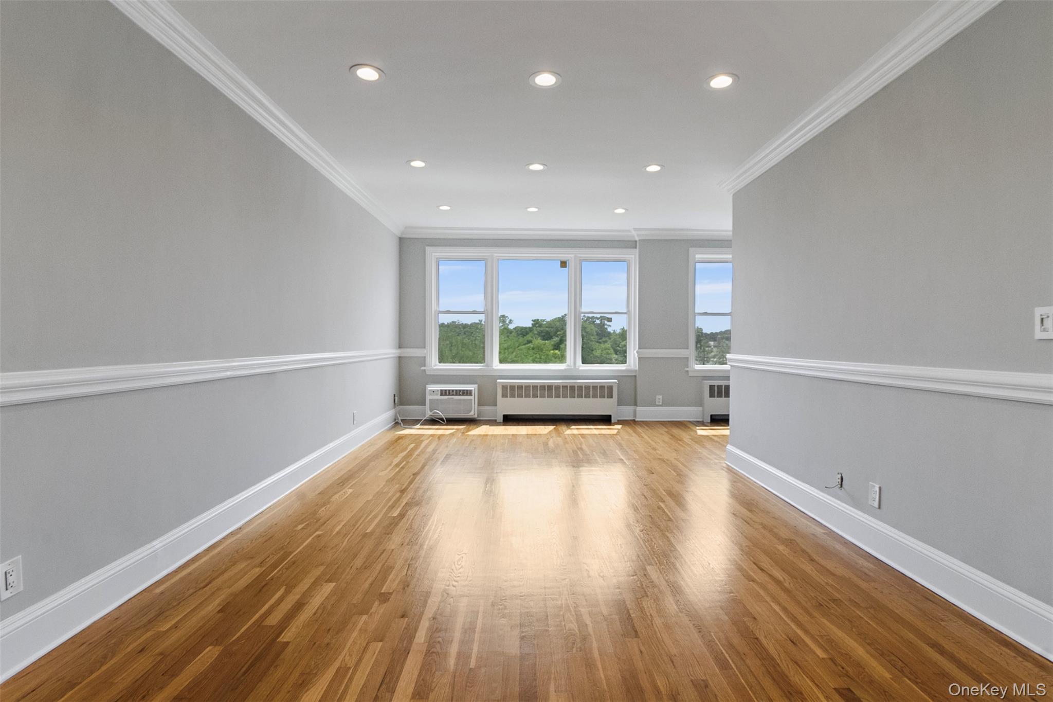 #8 photo, 1015 Old Post Road, Mamaroneck , NY 10543