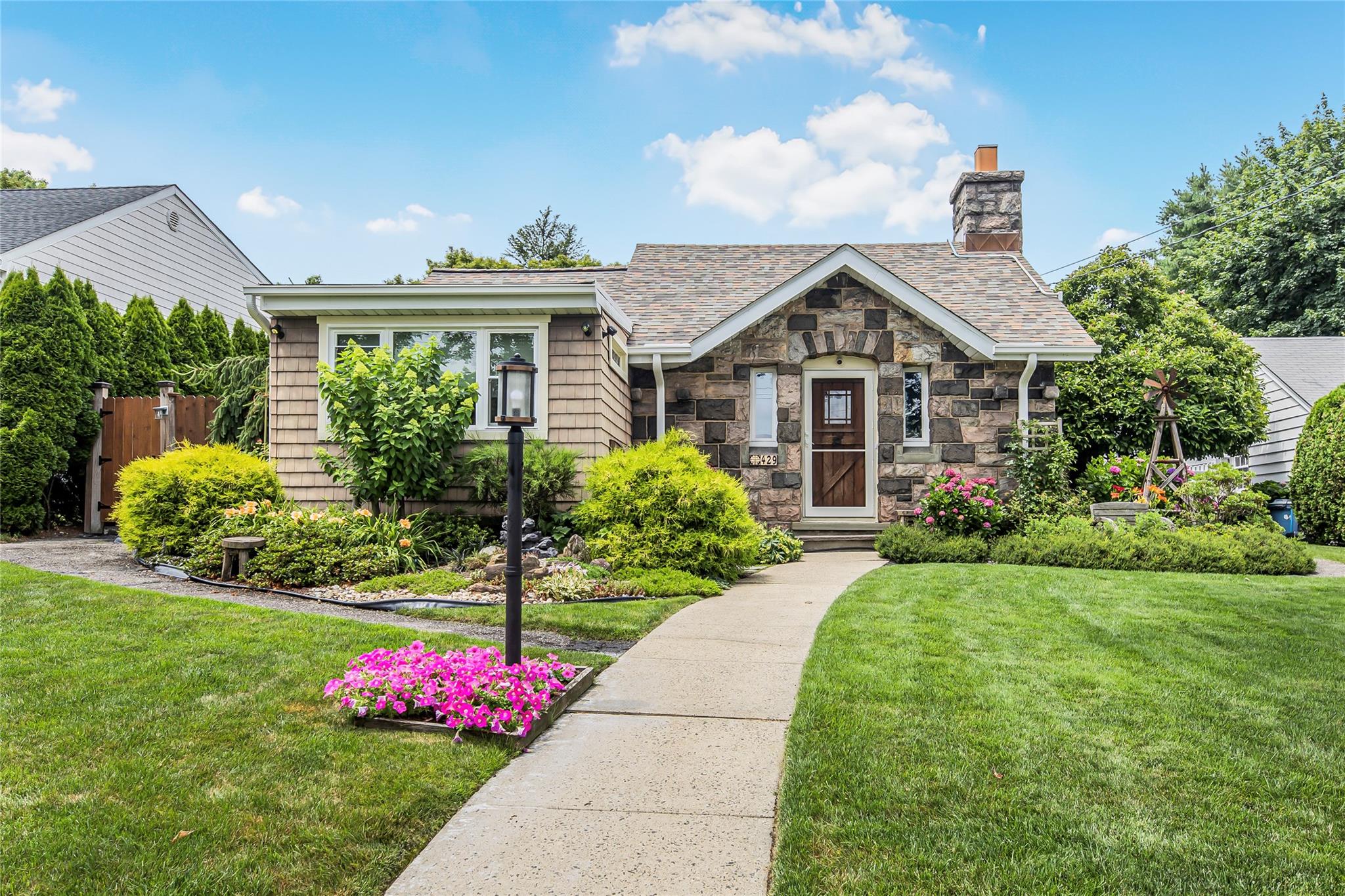 #1 photo, 429 Park Avenue, Yonkers , NY 10703