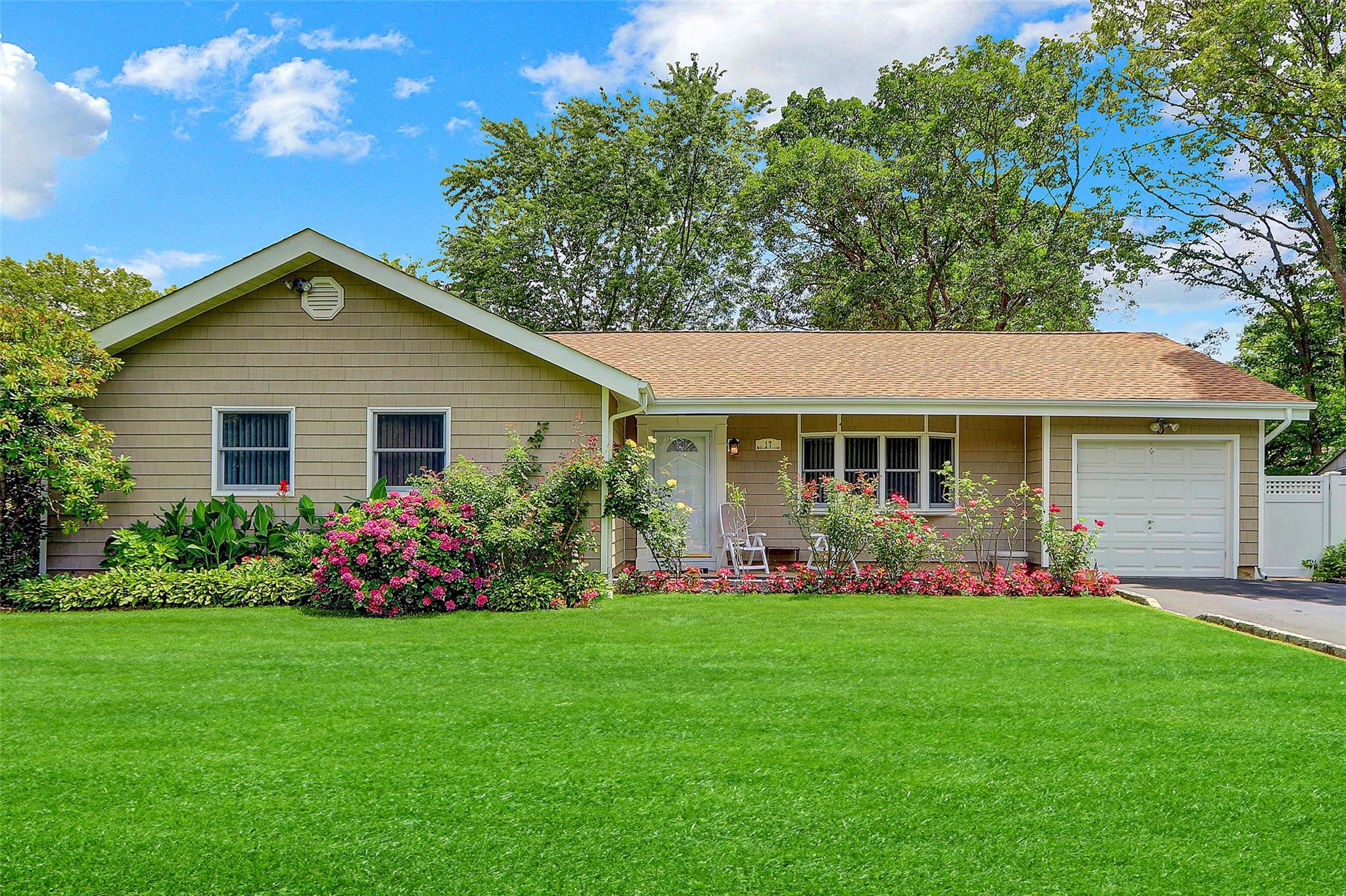 #1 photo, 17 Tupper Avenue, Medford , NY 11763