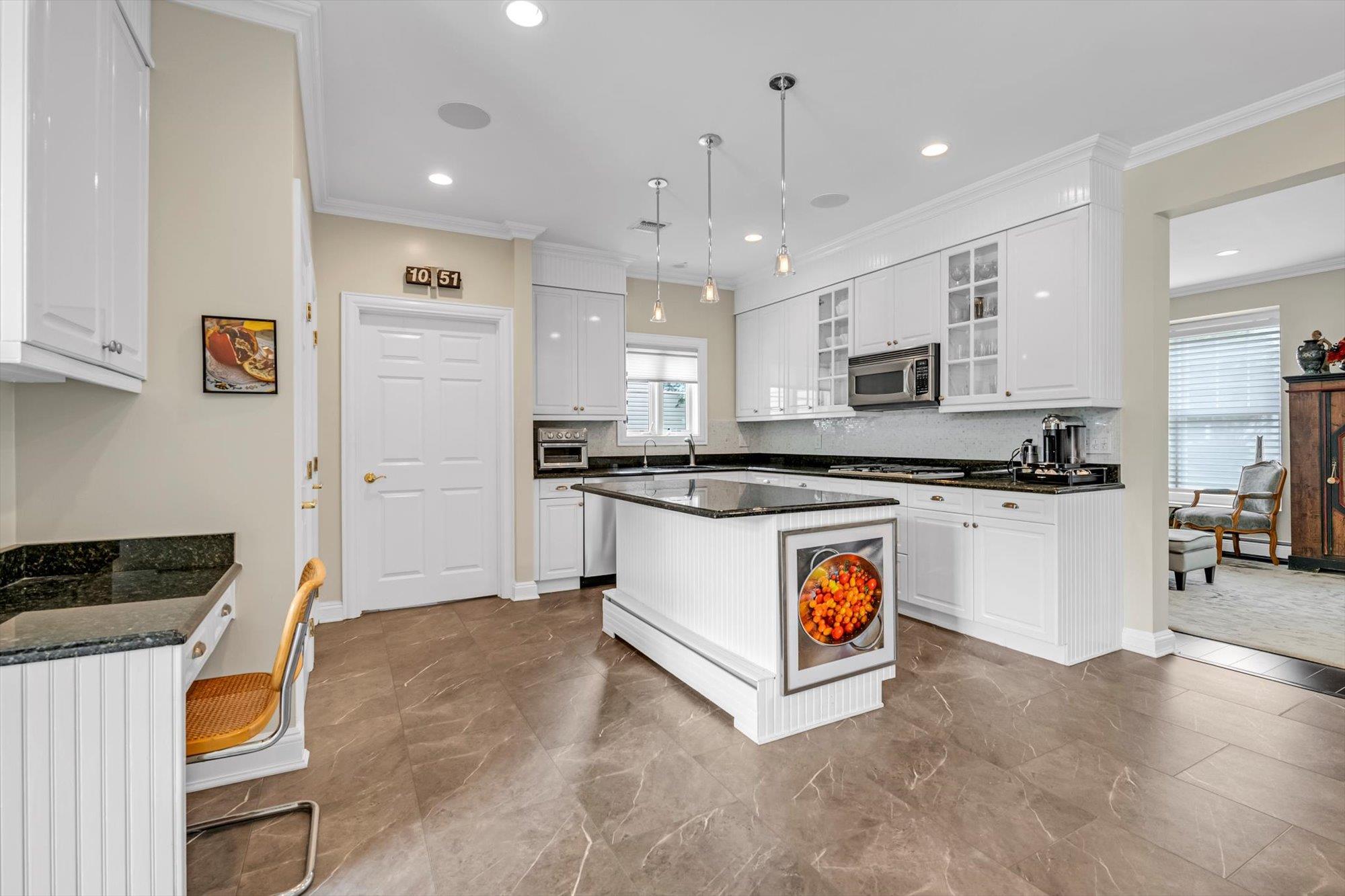 #12 photo, 155 Eagle Crest, Port Washington , NY 11050