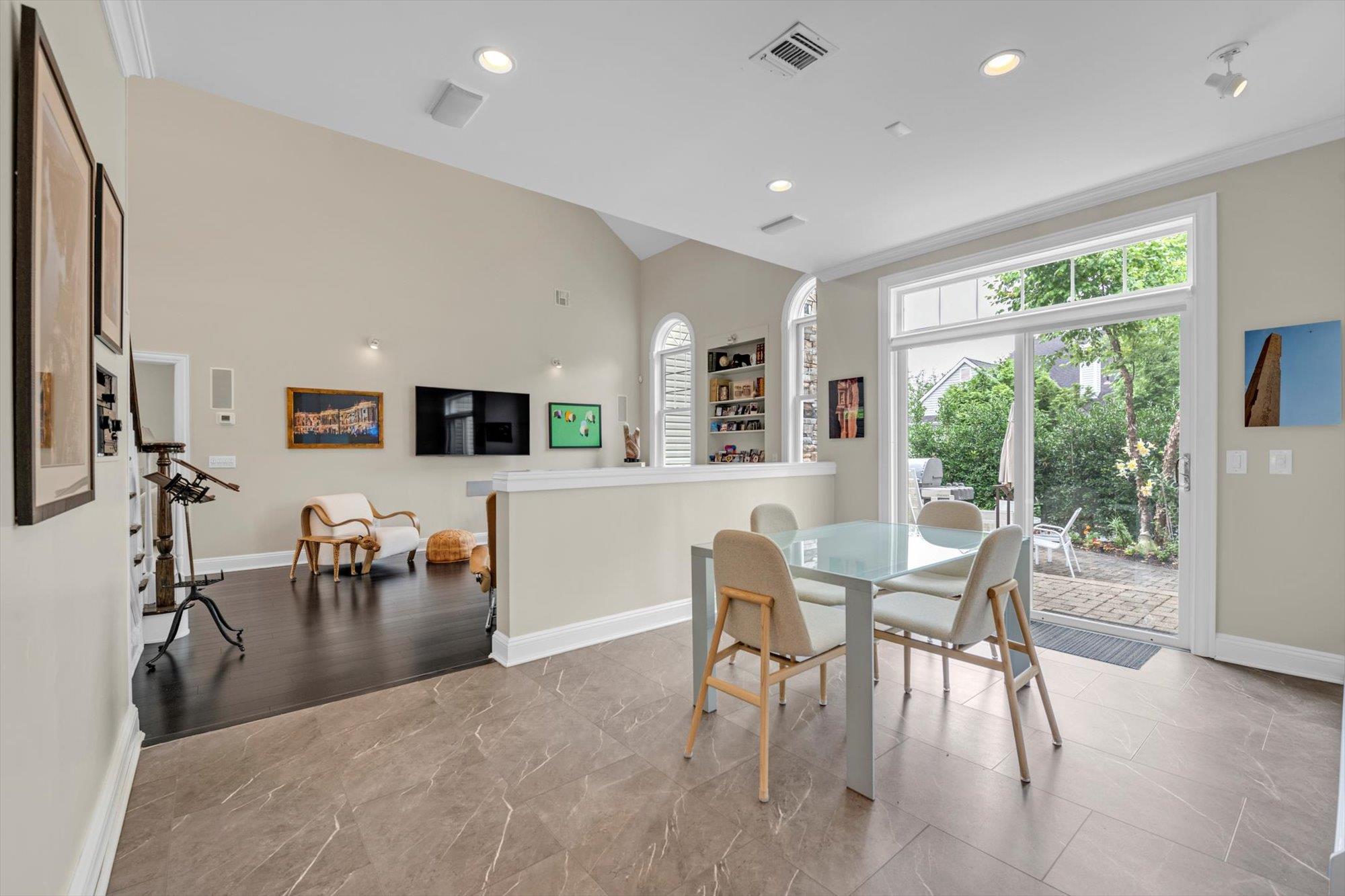 #13 photo, 155 Eagle Crest, Port Washington , NY 11050