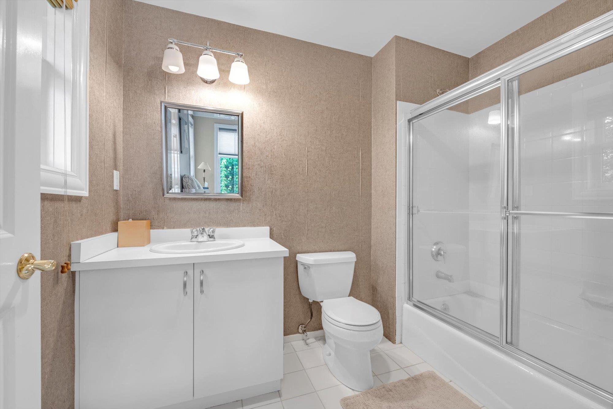 #19 photo, 155 Eagle Crest, Port Washington , NY 11050