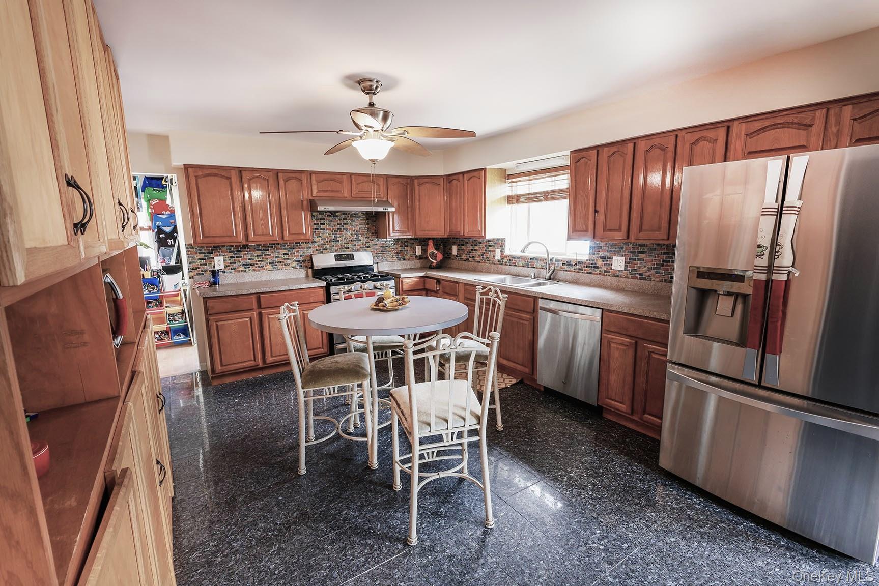 #7 photo, 42 Adobe Drive, Shirley , NY 11967