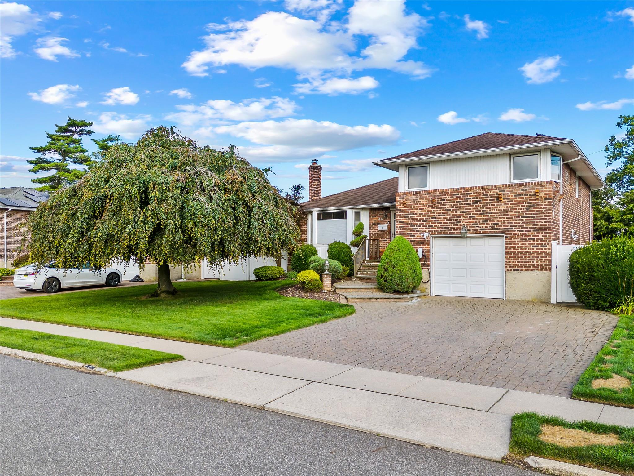 #1 photo, 46 Norman Lane, 長島 Levittown , NY 11756