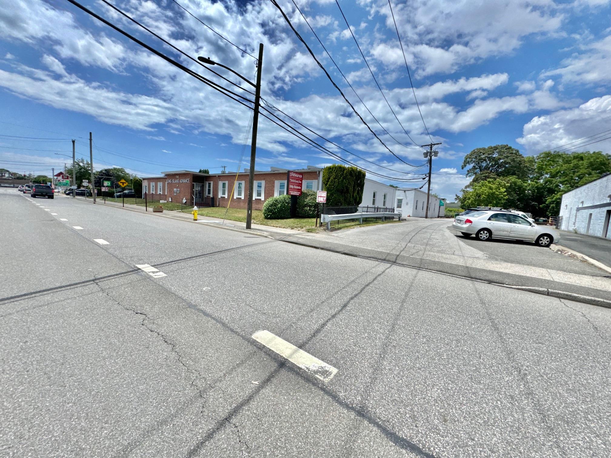 #1 photo, 20 Medford Avenue, 東長島 Patchogue , NY 11772