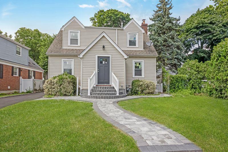 #1 photo, 175 Wright Avenue, Malverne , NY 11565