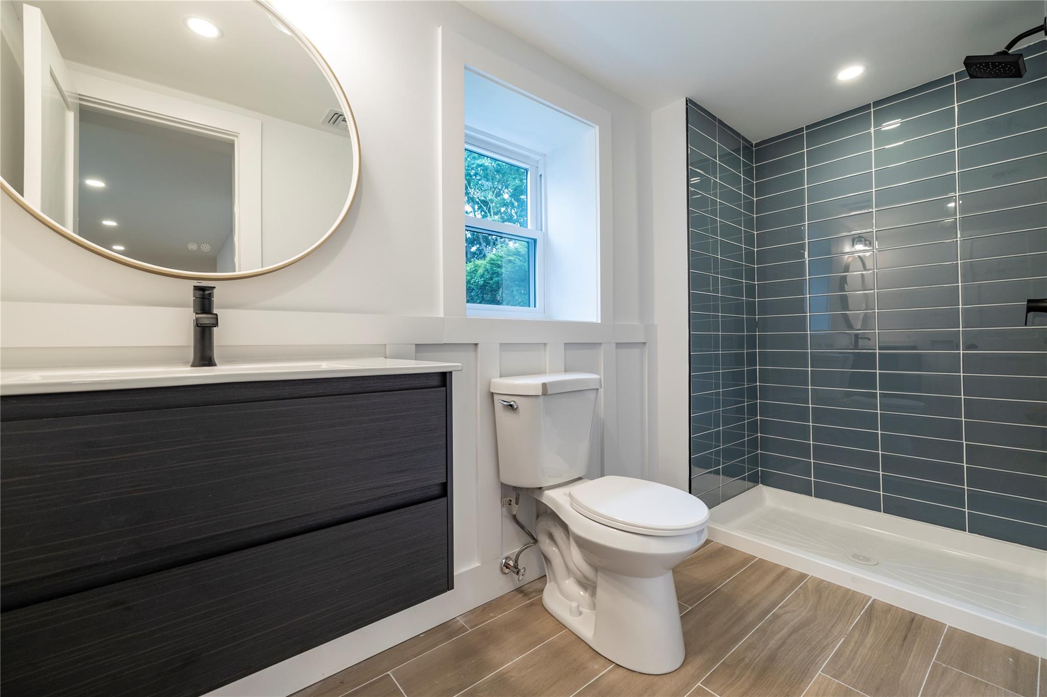 #11 photo, 62 Central Avenue, サフォーク郡 Amityville , NY 11701