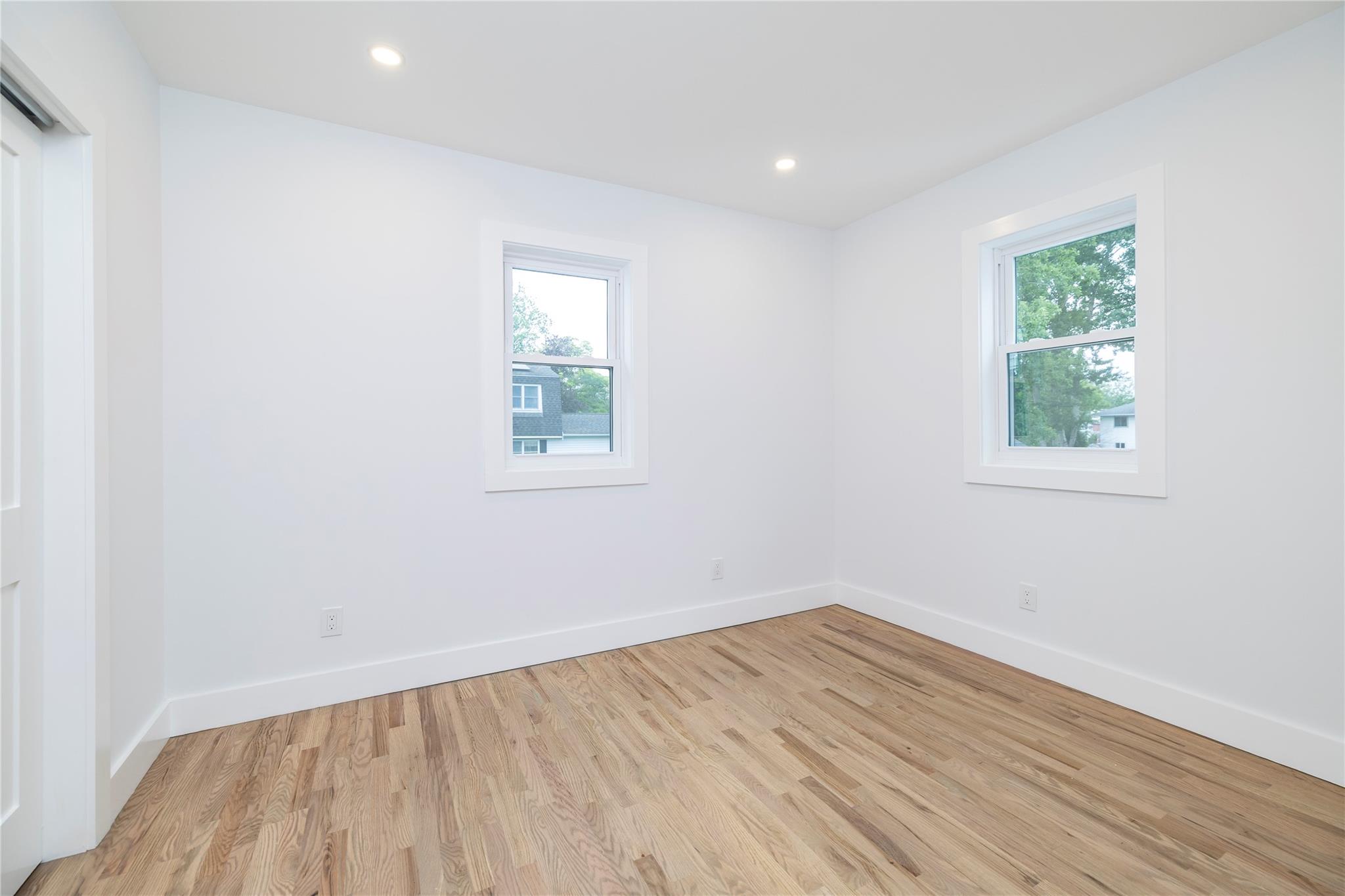 #19 photo, 62 Central Avenue, サフォーク郡 Amityville , NY 11701