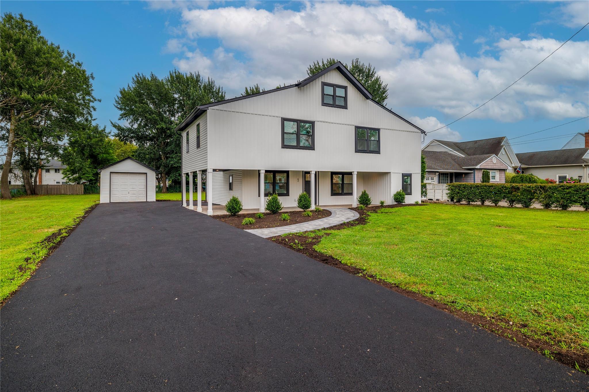 #2 photo, 62 Central Avenue, サフォーク郡 Amityville , NY 11701