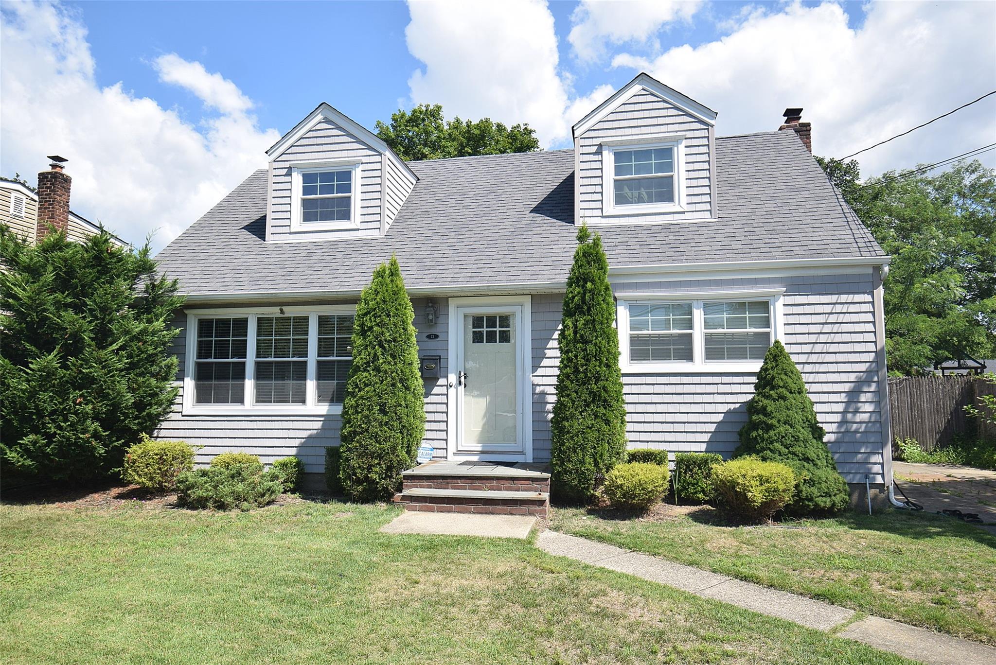 #1 photo, 73 N Kings Avenue, Massapequa , NY 11758