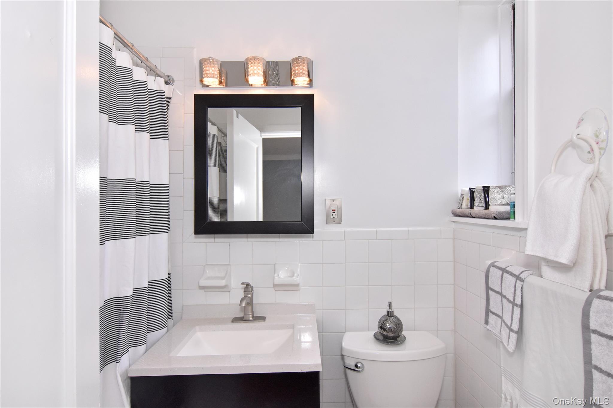 #12 photo, 4784 Boston Post Road, Pelham , NY 10803