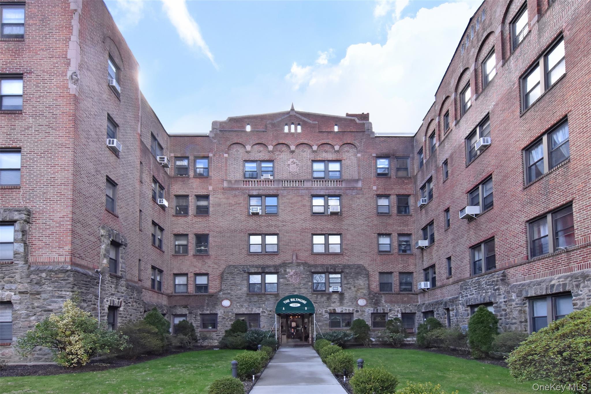 #18 photo, 4784 Boston Post Road, Pelham , NY 10803