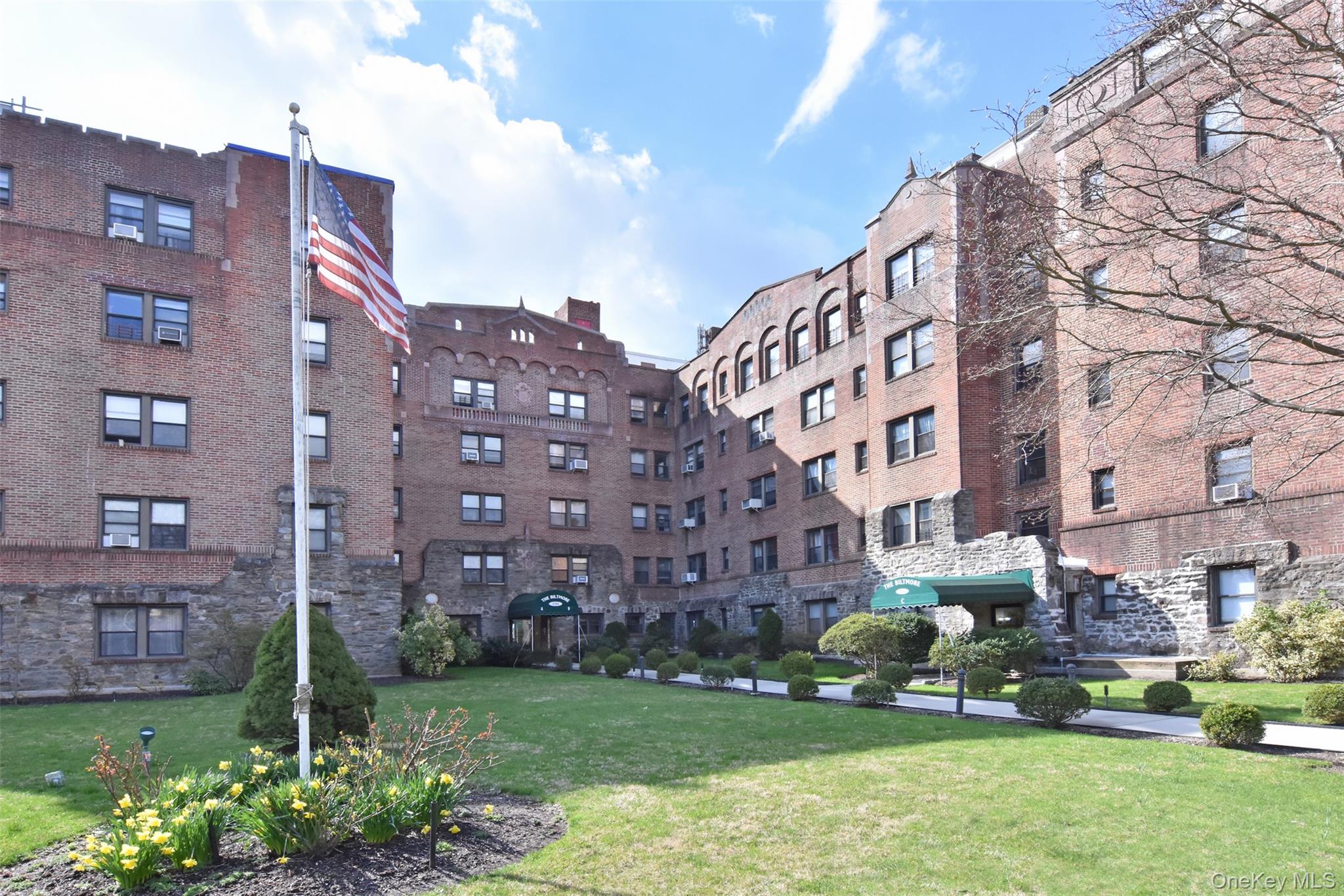 #19 photo, 4784 Boston Post Road, Pelham , NY 10803