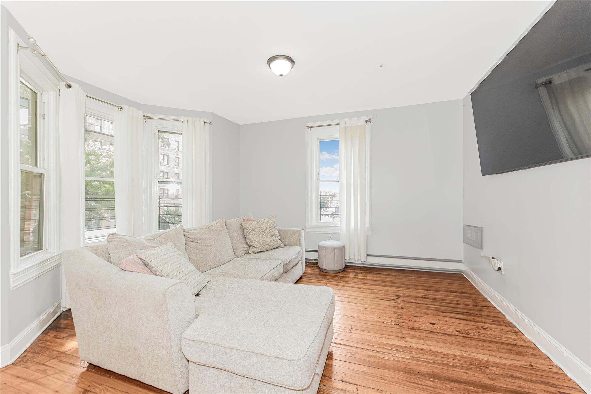 #4 photo, 3043 Bailey Avenue, ブロンクス区 Bronx , NY 10463