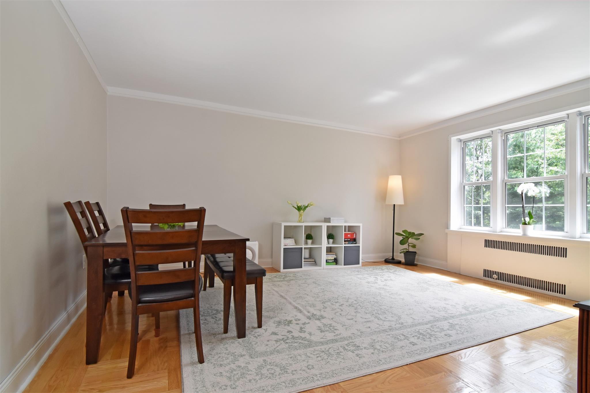 #3 photo, 6 Midland Gardens, Bronxville , NY 10708