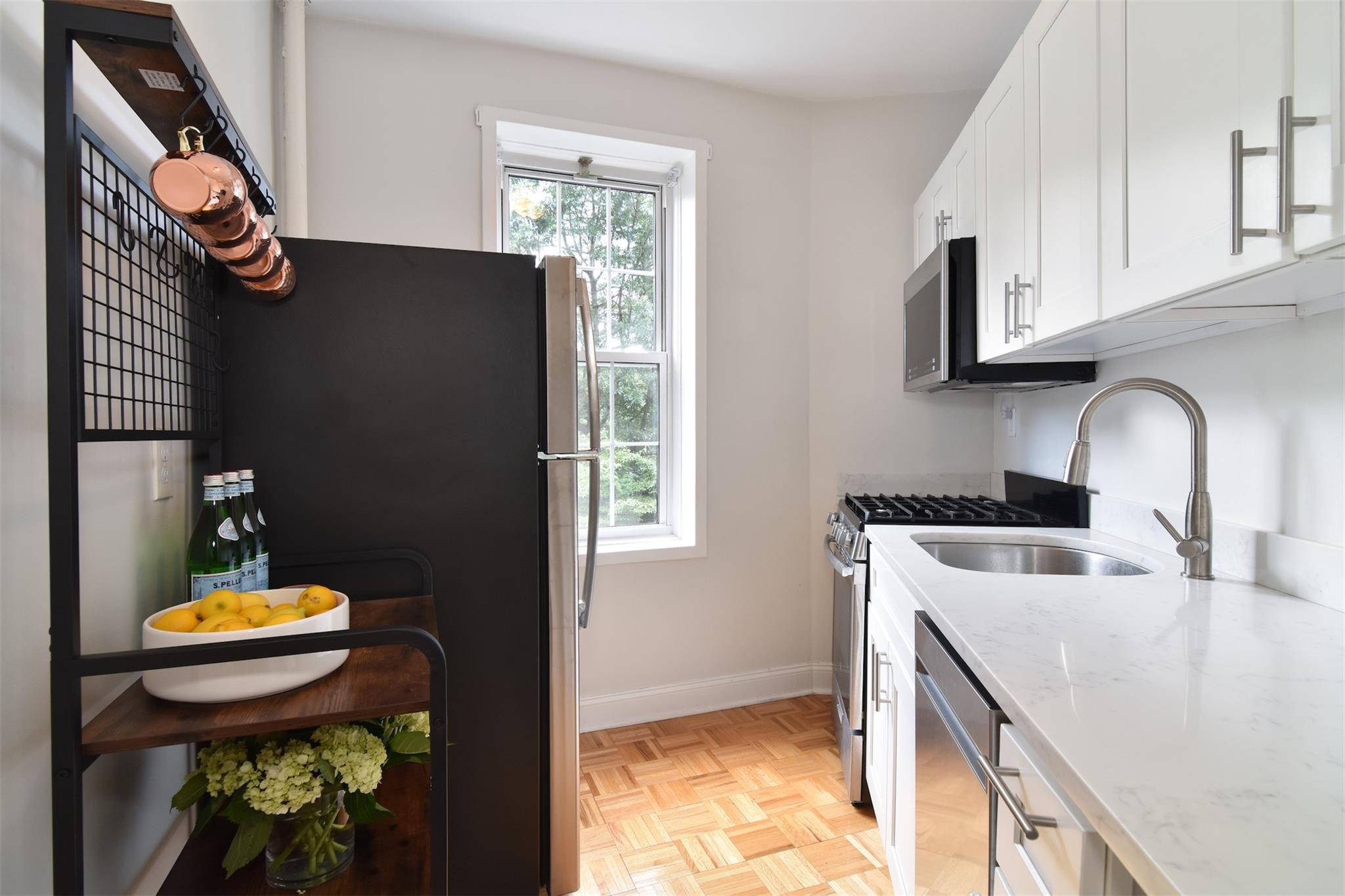 #9 photo, 6 Midland Gardens, Bronxville , NY 10708