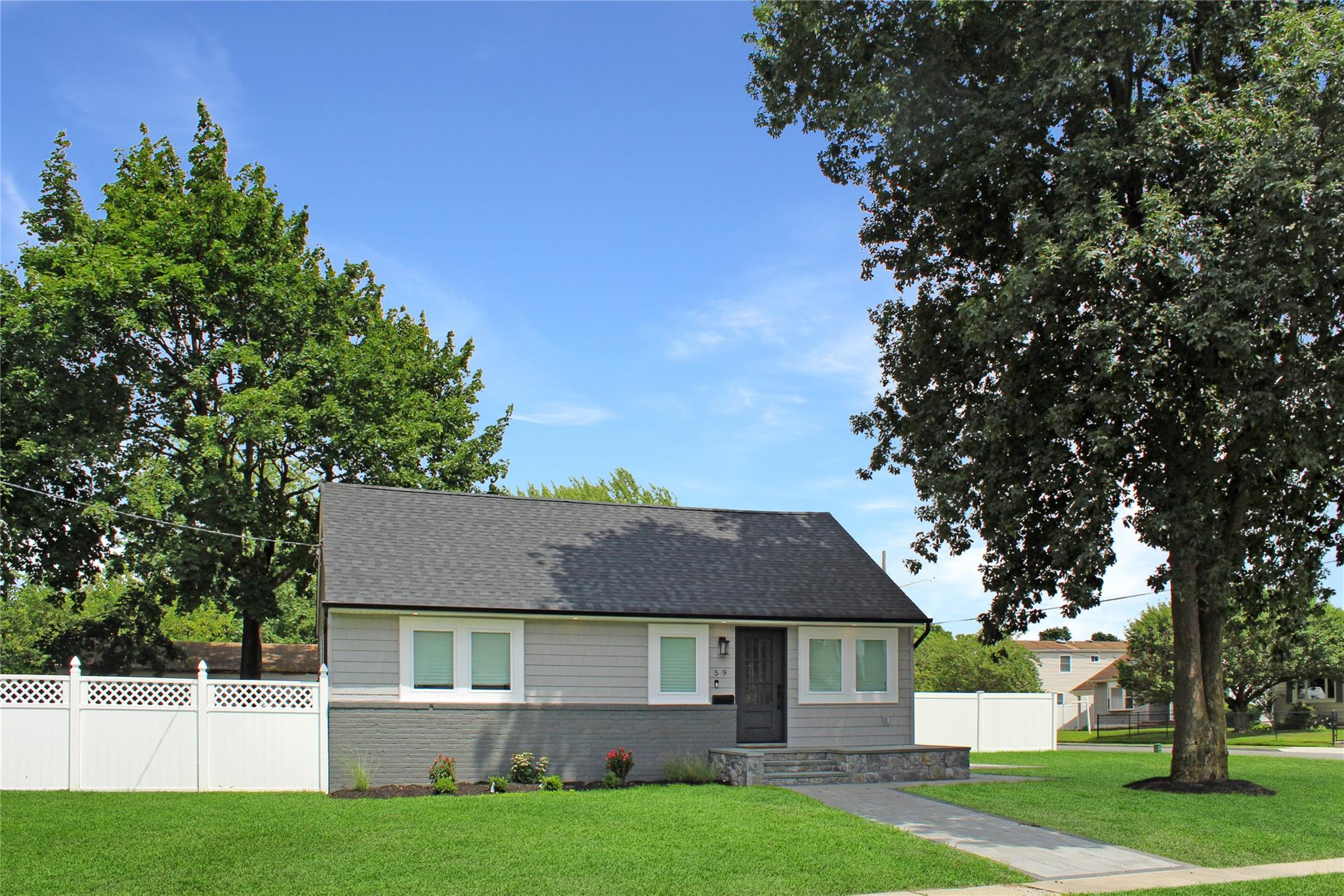 #1 photo, 59 Rhoda Avenue, 東長島 North Babylon , NY 11703