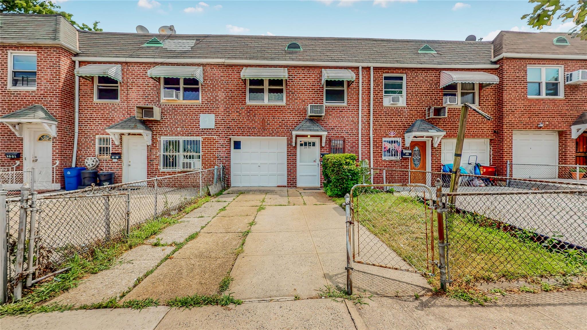 #1 photo, 30-05 81 Street, 皇后區 艾姆赫斯特 East Elmhurst , NY 11370