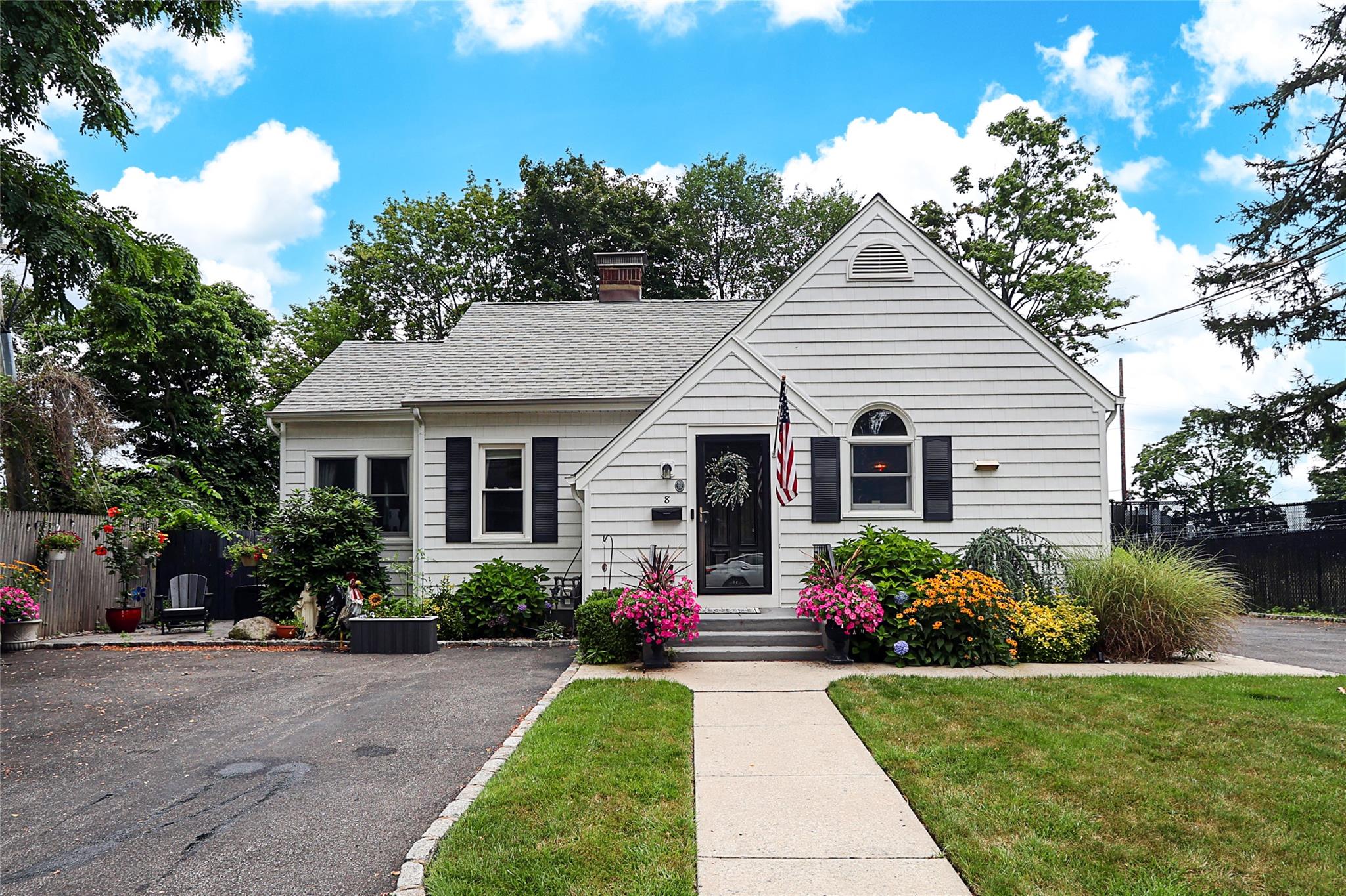 #1 photo, 8 Dumond Place, Glen Head , NY 11545