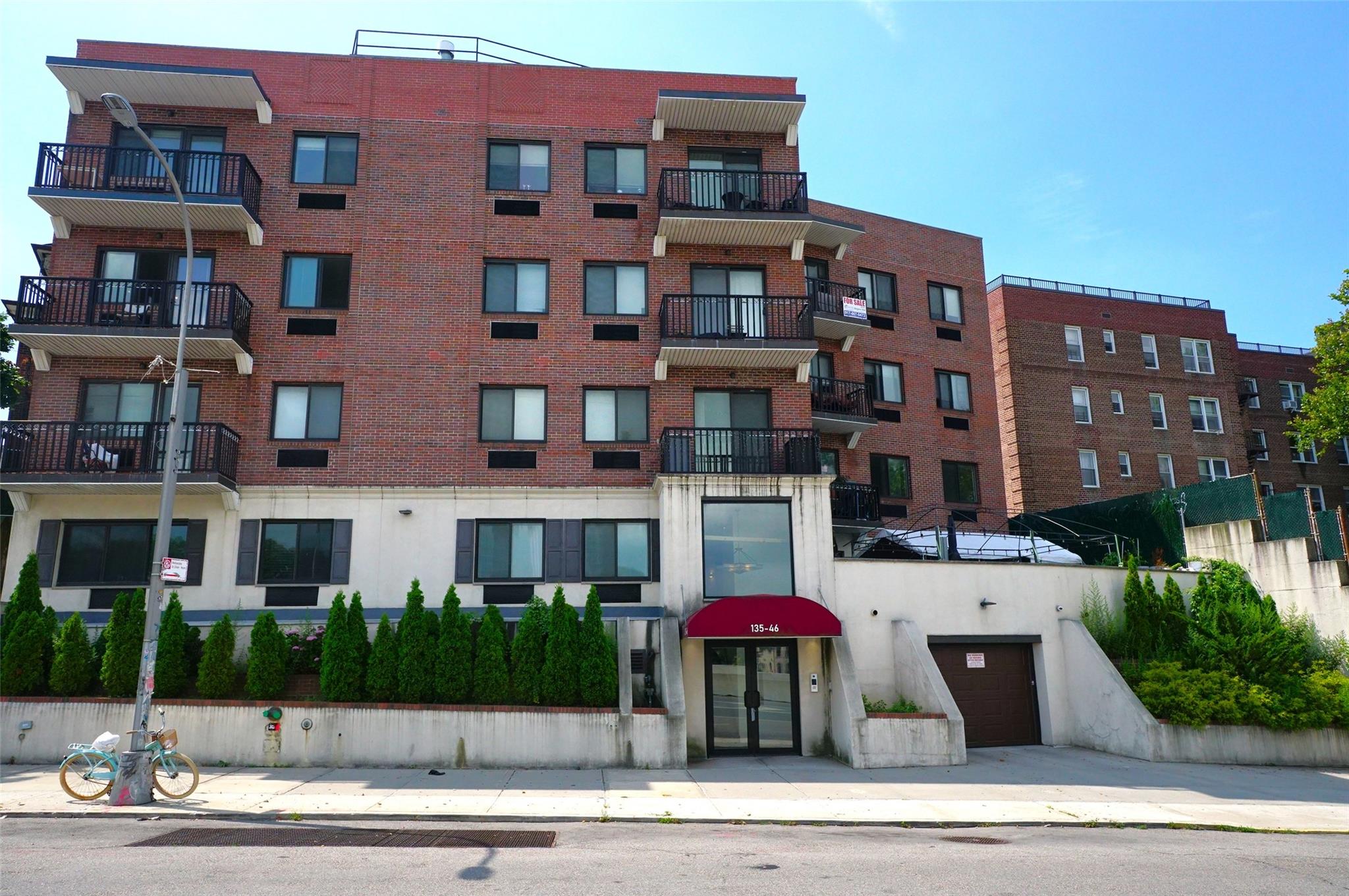 #1 photo, 135-46 Grand Central Parkway, 皇后區 Briarwood , NY 11435