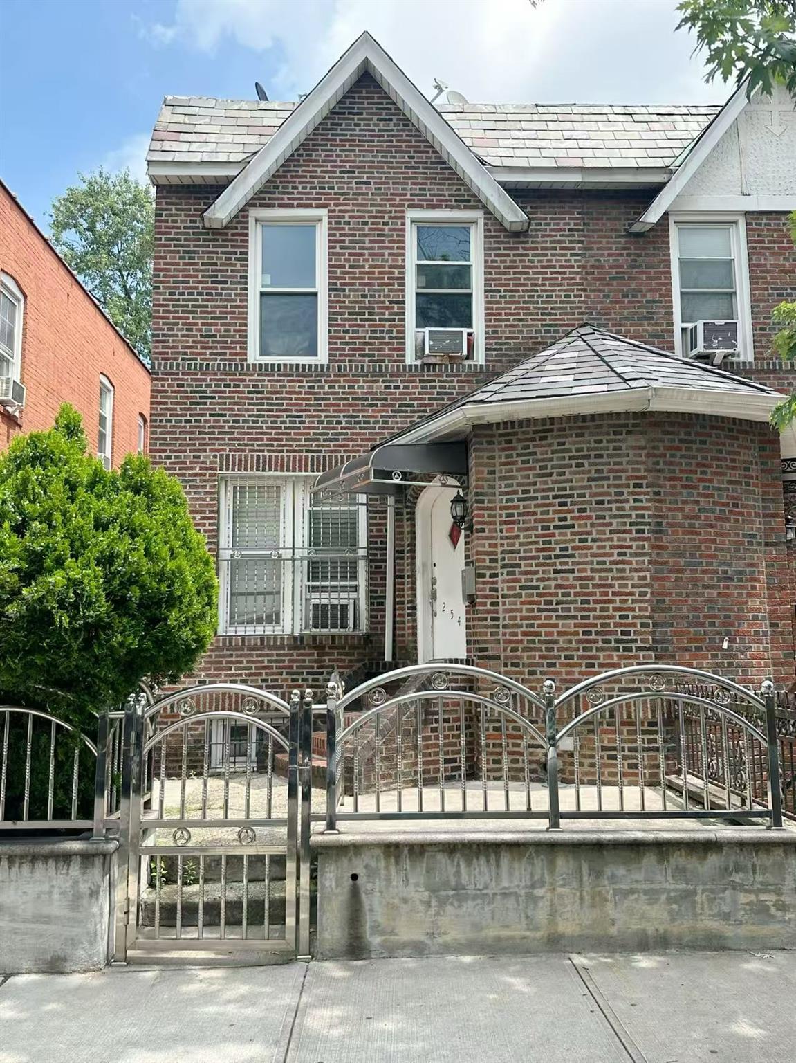 #1 photo, 25-45 83rd Street, 皇后區 艾姆赫斯特 East Elmhurst , NY 11370