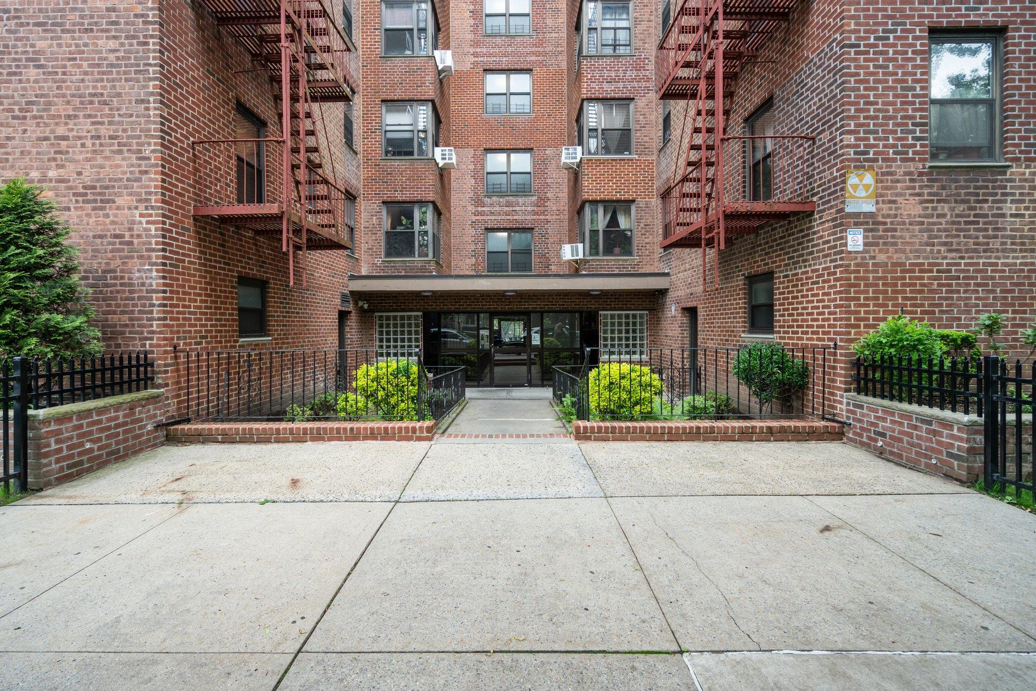 #1 photo, 32-40 89th Street, 皇后區 艾姆赫斯特 East Elmhurst , NY 11369