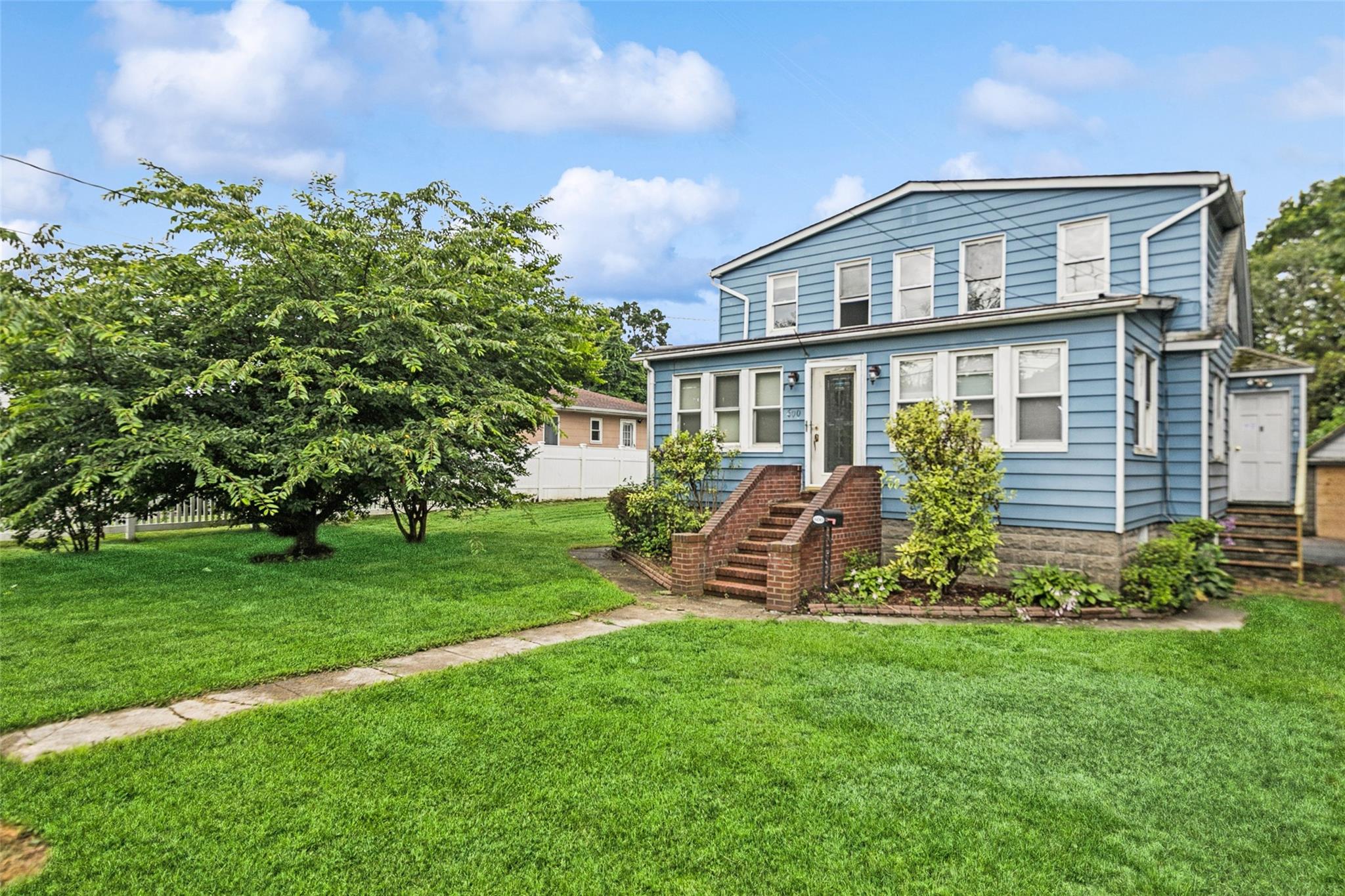 #1 photo, 600 Little East Neck Road, 東長島 West Babylon , NY 11704