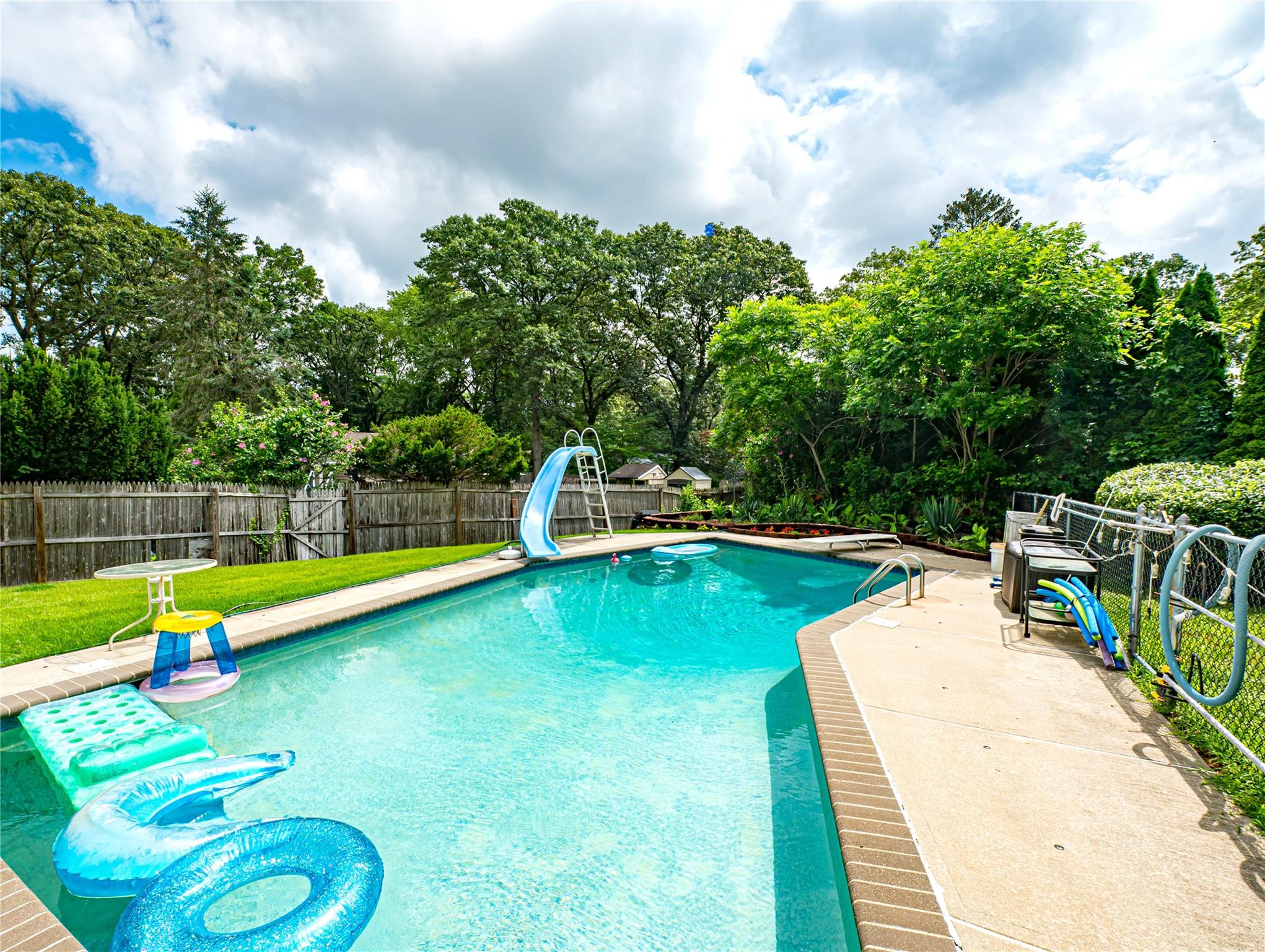 #15 photo, 117 Pond Path, سوفولك Centereach , NY 11720