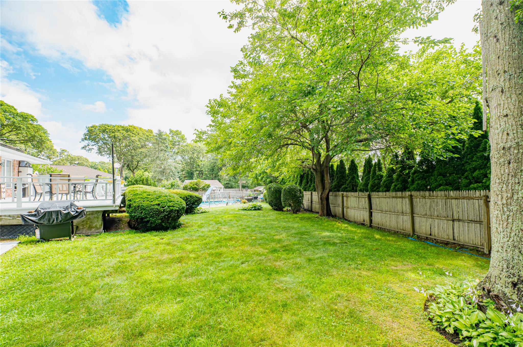 #17 photo, 117 Pond Path, سوفولك Centereach , NY 11720