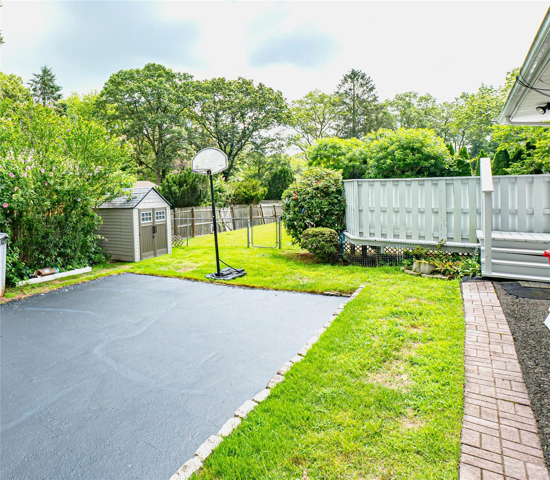 #18 photo, 117 Pond Path, سوفولك Centereach , NY 11720