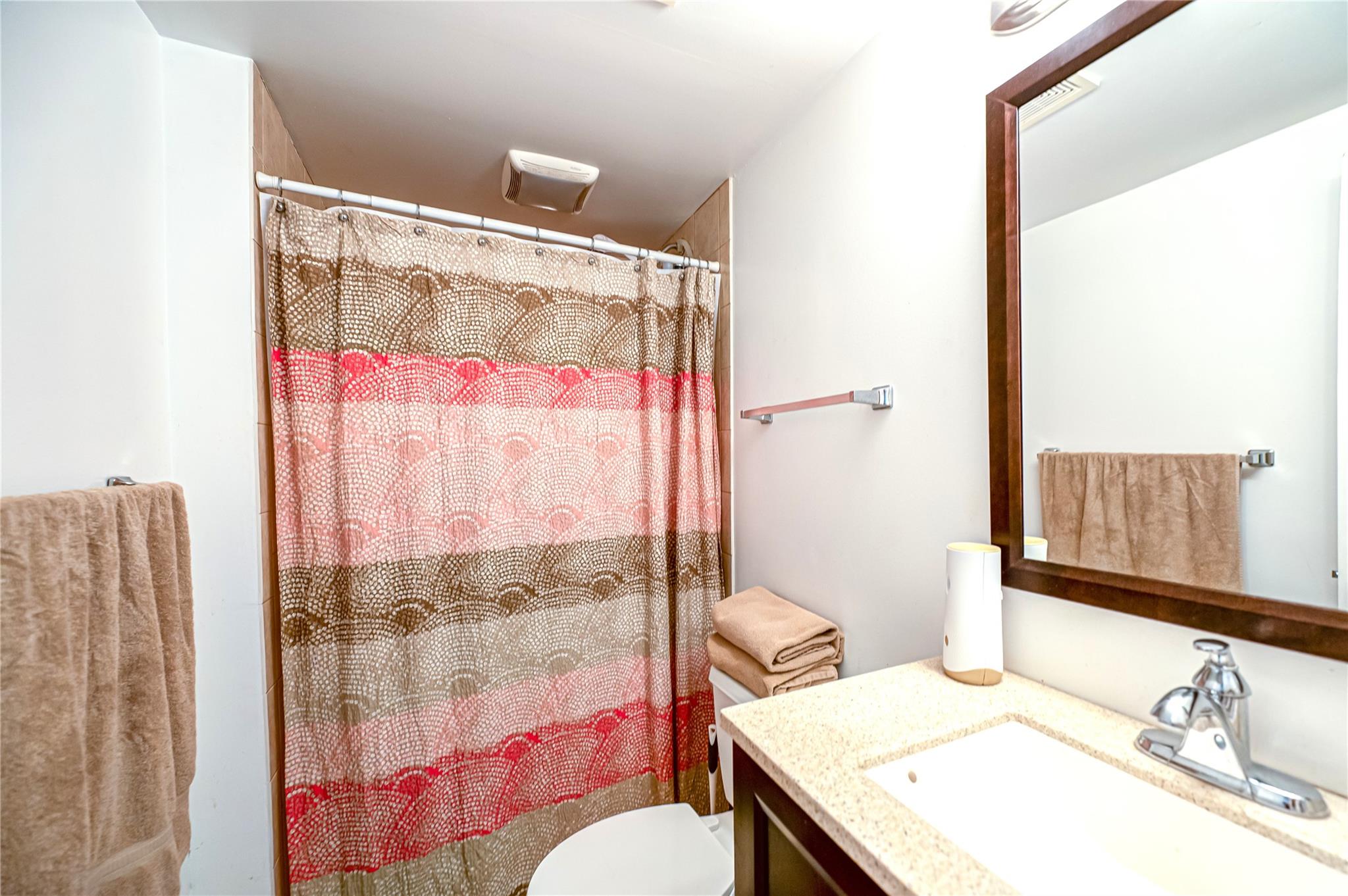 #20 photo, 117 Pond Path, سوفولك Centereach , NY 11720