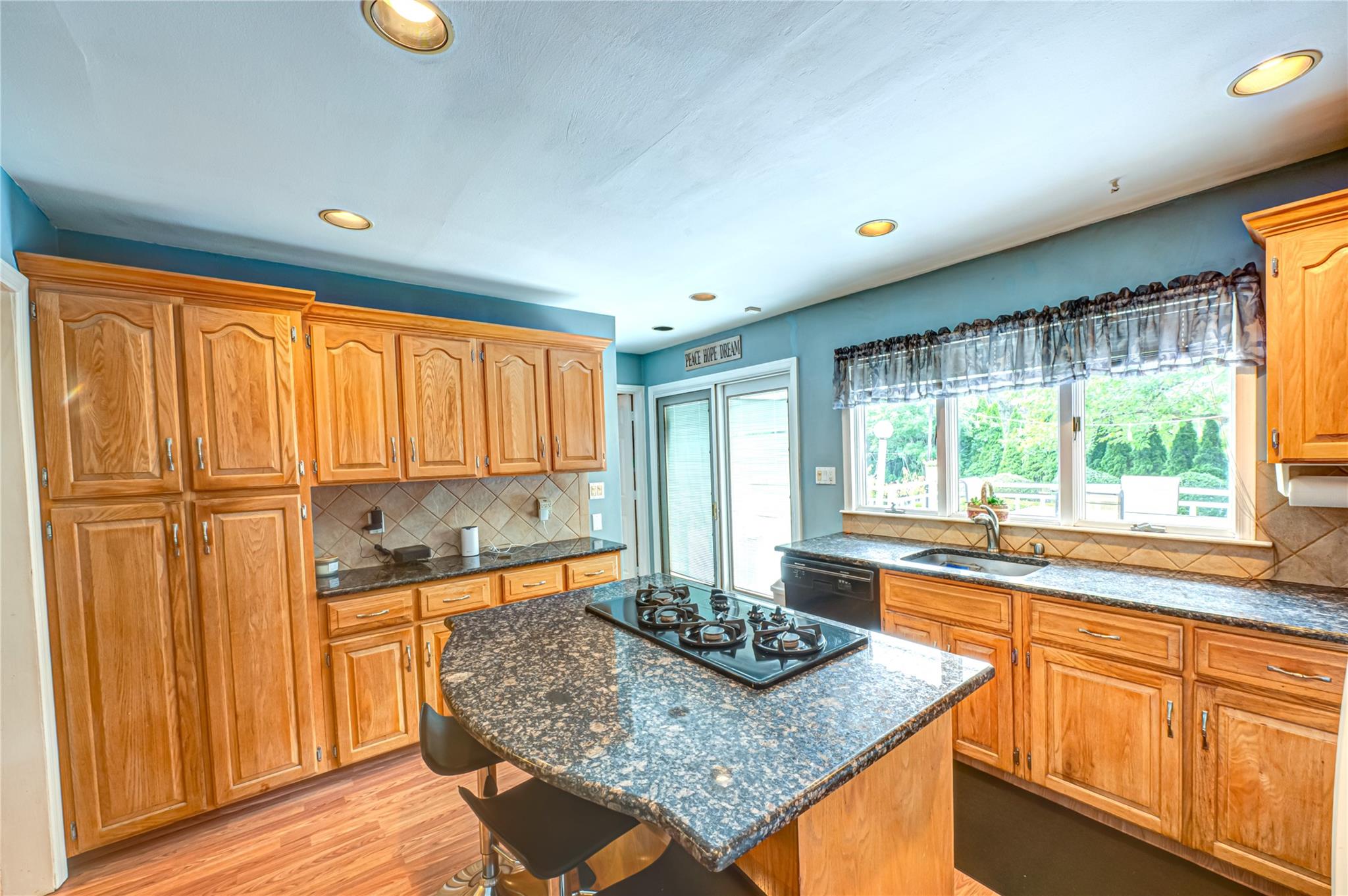 #4 photo, 117 Pond Path, سوفولك Centereach , NY 11720