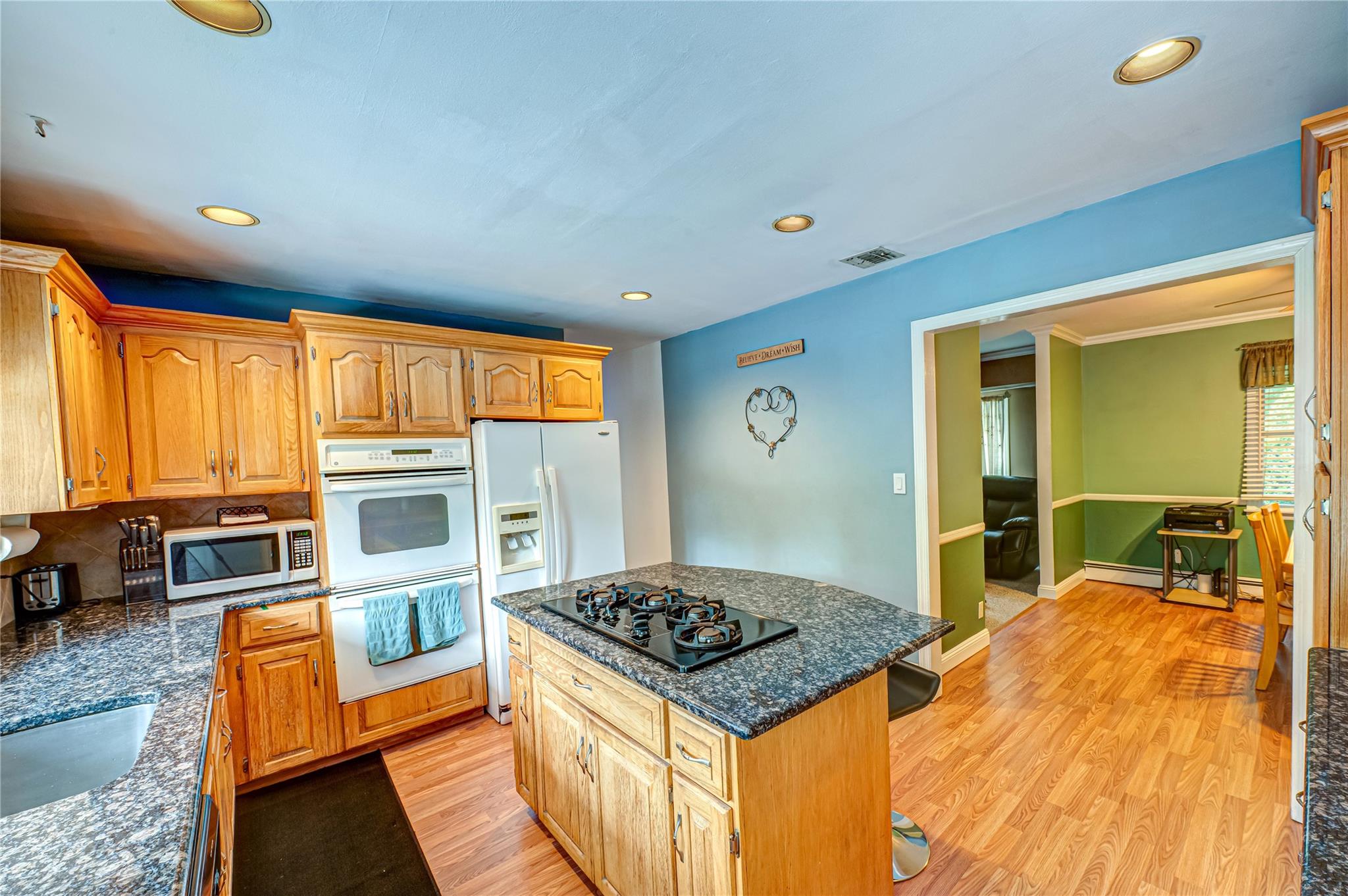 #6 photo, 117 Pond Path, سوفولك Centereach , NY 11720