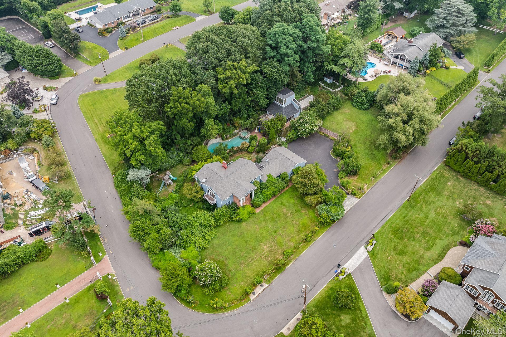 #4 photo, 13 Whitney Circle, ナッソー郡 Glen Cove , NY 11542