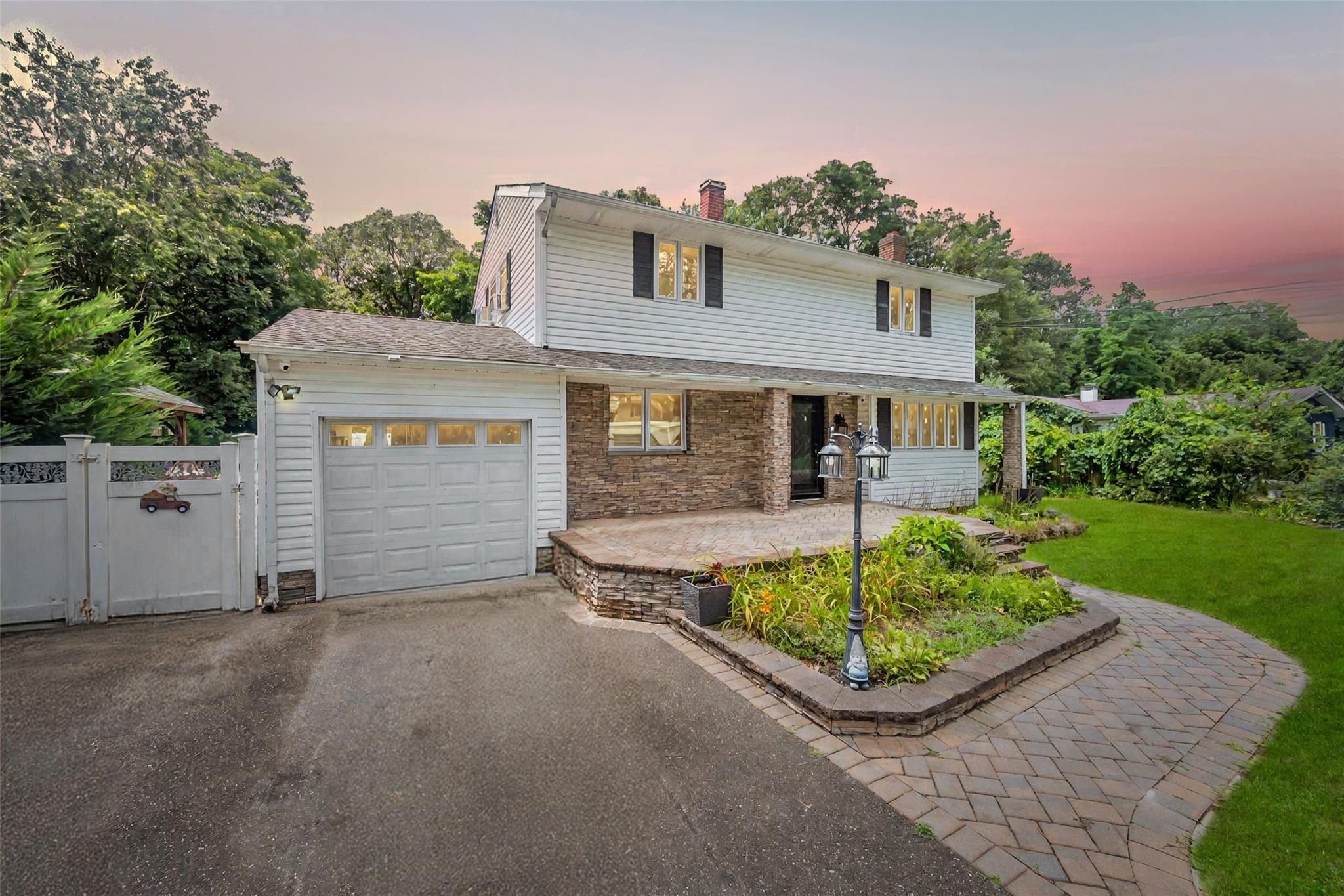 #1 photo, 8 Brenner Road, 東長島 科勒姆 Coram , NY 11727